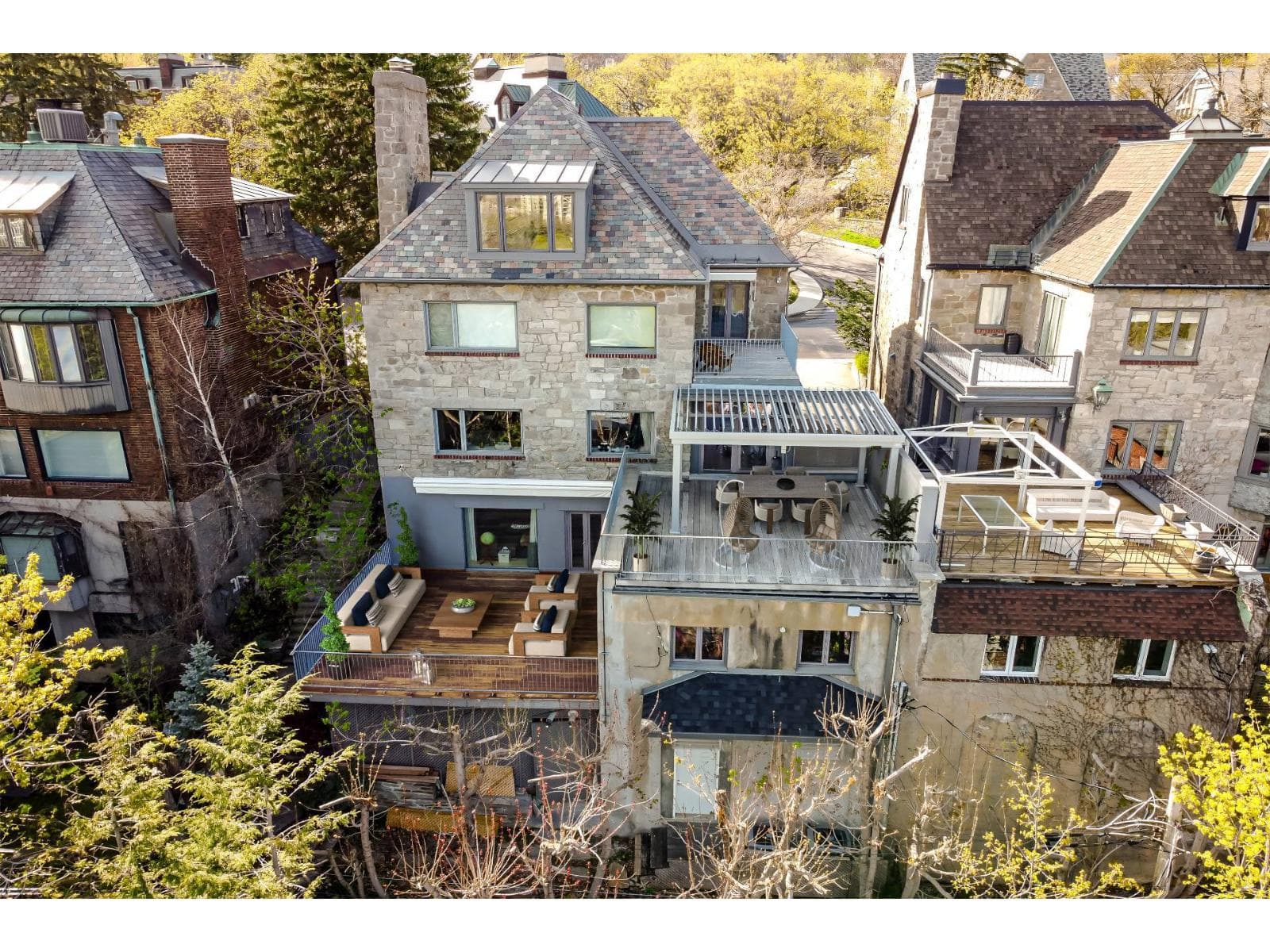 54 Ch. St-Sulpice, Westmount