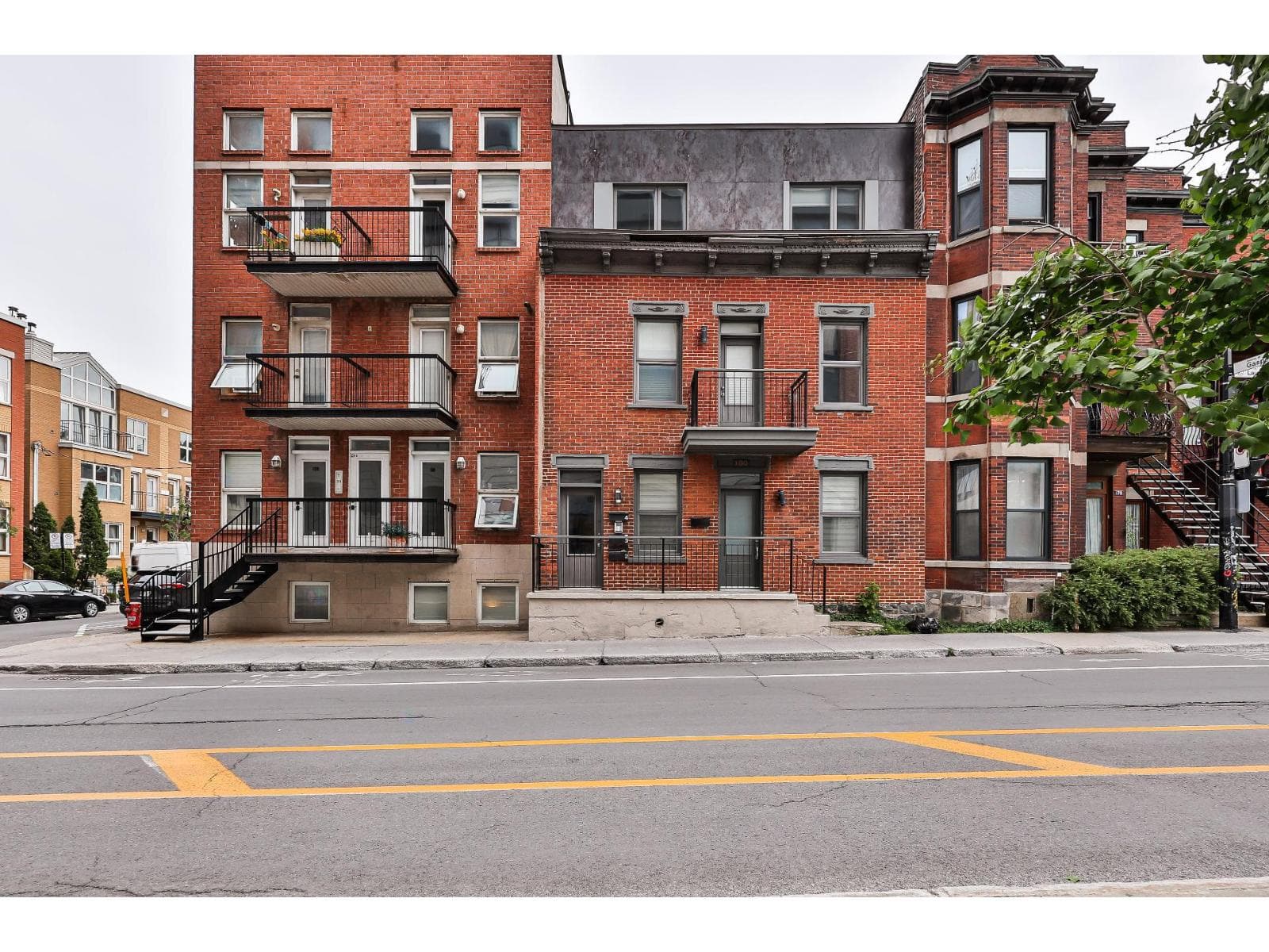 182 Av. Laurier E., #3, Montréal (Le Plateau-Mont-Royal)