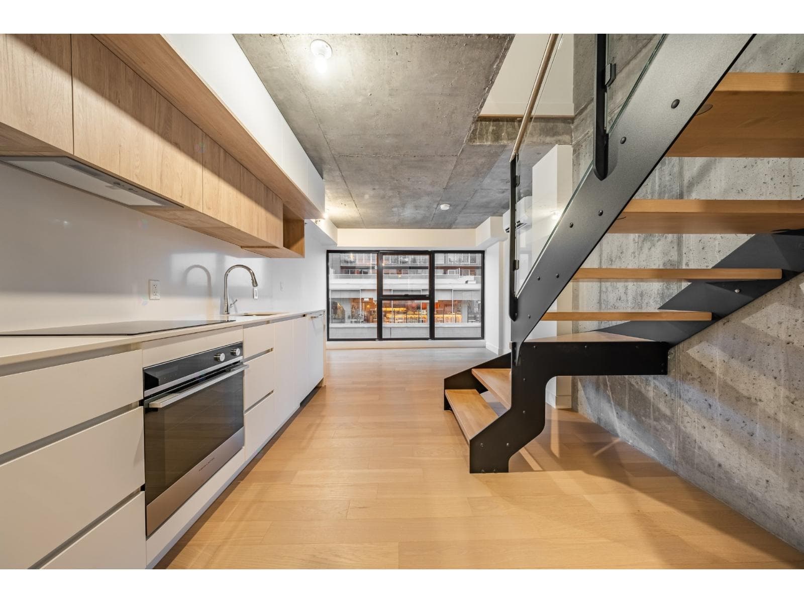 1 Av. Viger O., #813, Montréal (Ville-Marie)