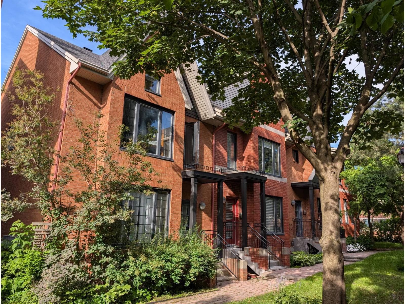 179 Av. Dresden, Mont-Royal