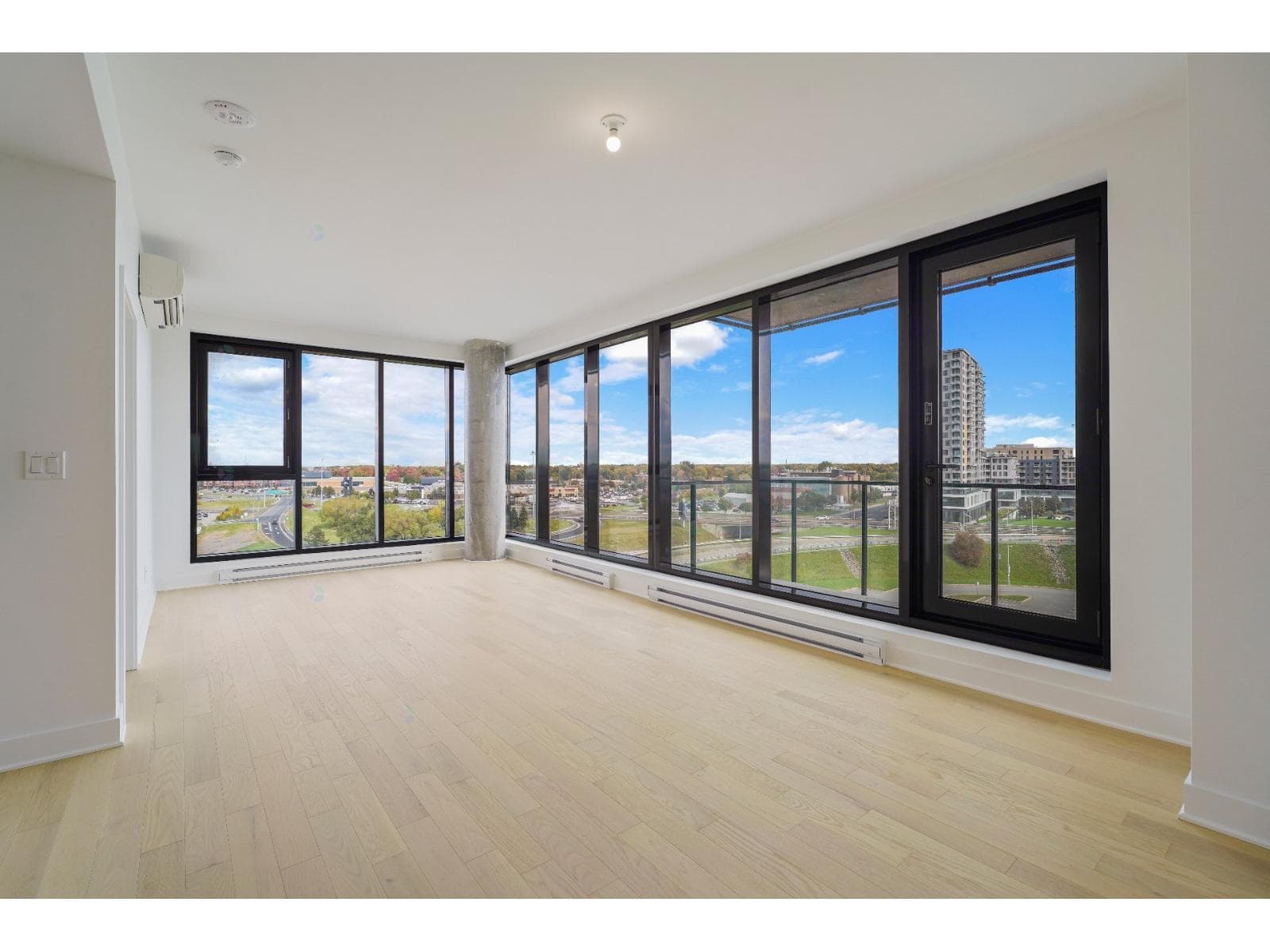 200 Rue Marie-Charles-Le Moyne, #825, Longueuil (Le Vieux-Longueuil)