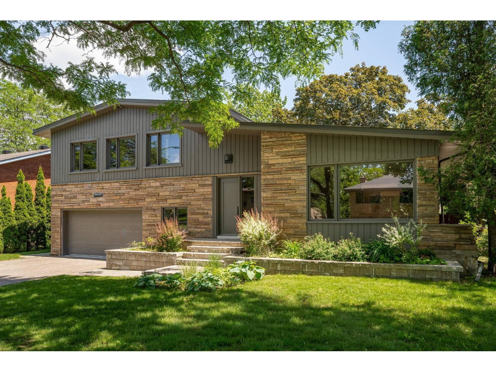 350 Av. Dobie, Mont-Royal