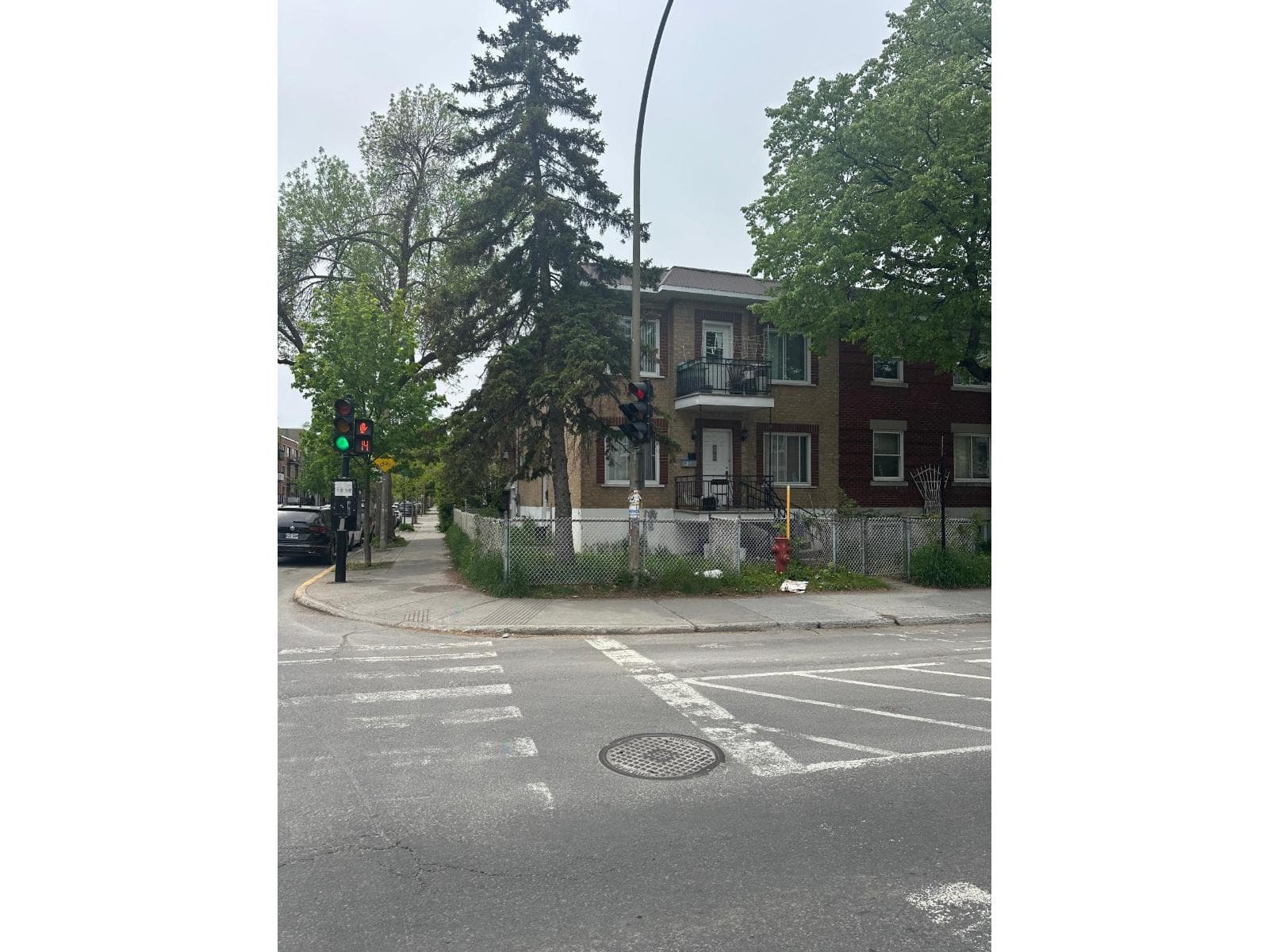 8300 Av. Querbes, Montréal (Villeray/Saint-Michel/Parc-Extension)