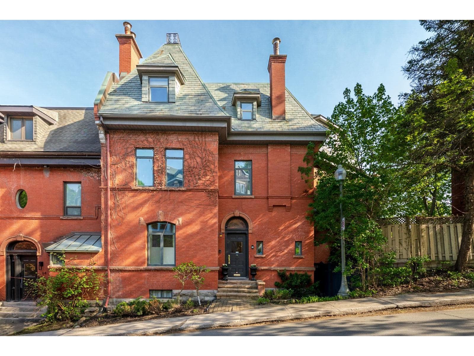 66 Crois. Rosemount, Westmount