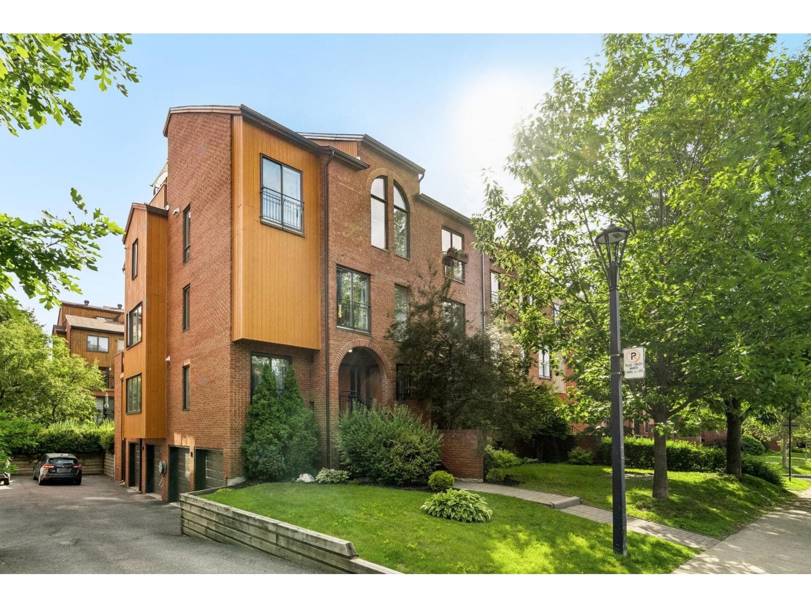 8566 Av. André-Grasset, Montréal (Ahuntsic-Cartierville)