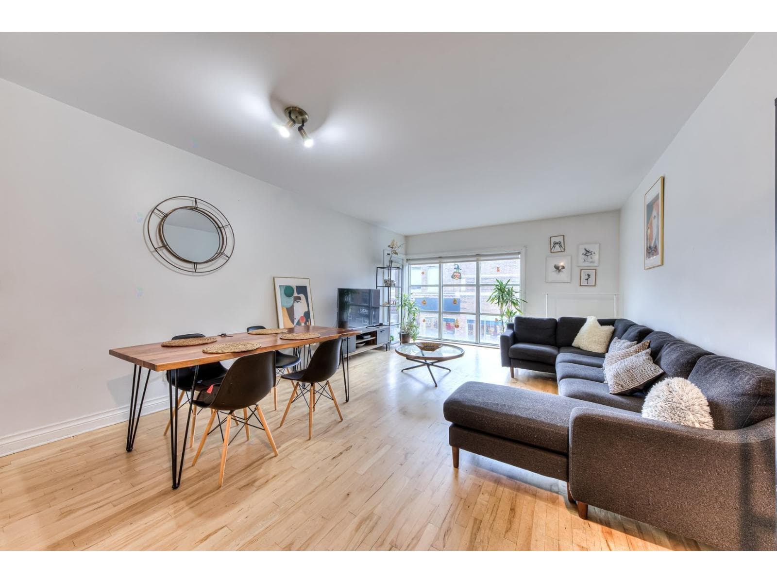 20 Av. du Mont-Royal E., Montréal (Le Plateau-Mont-Royal)