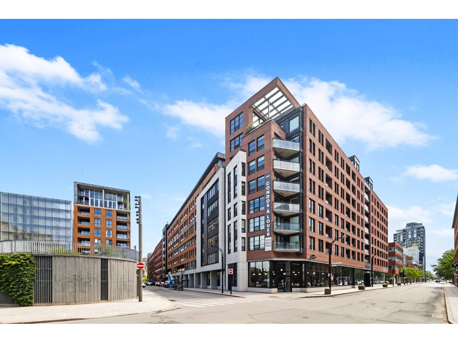 90 Rue des Soeurs-Grises, #208, Montréal (Ville-Marie), Quebec H3C6N1 - photo 1