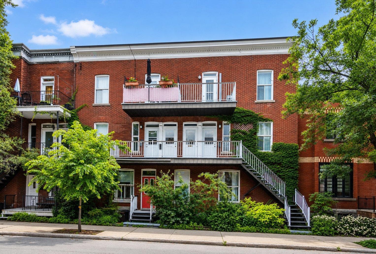 4561 Rue Rivard, Montréal (Le Plateau-Mont-Royal), Quebec H2J2N2 - photo 1