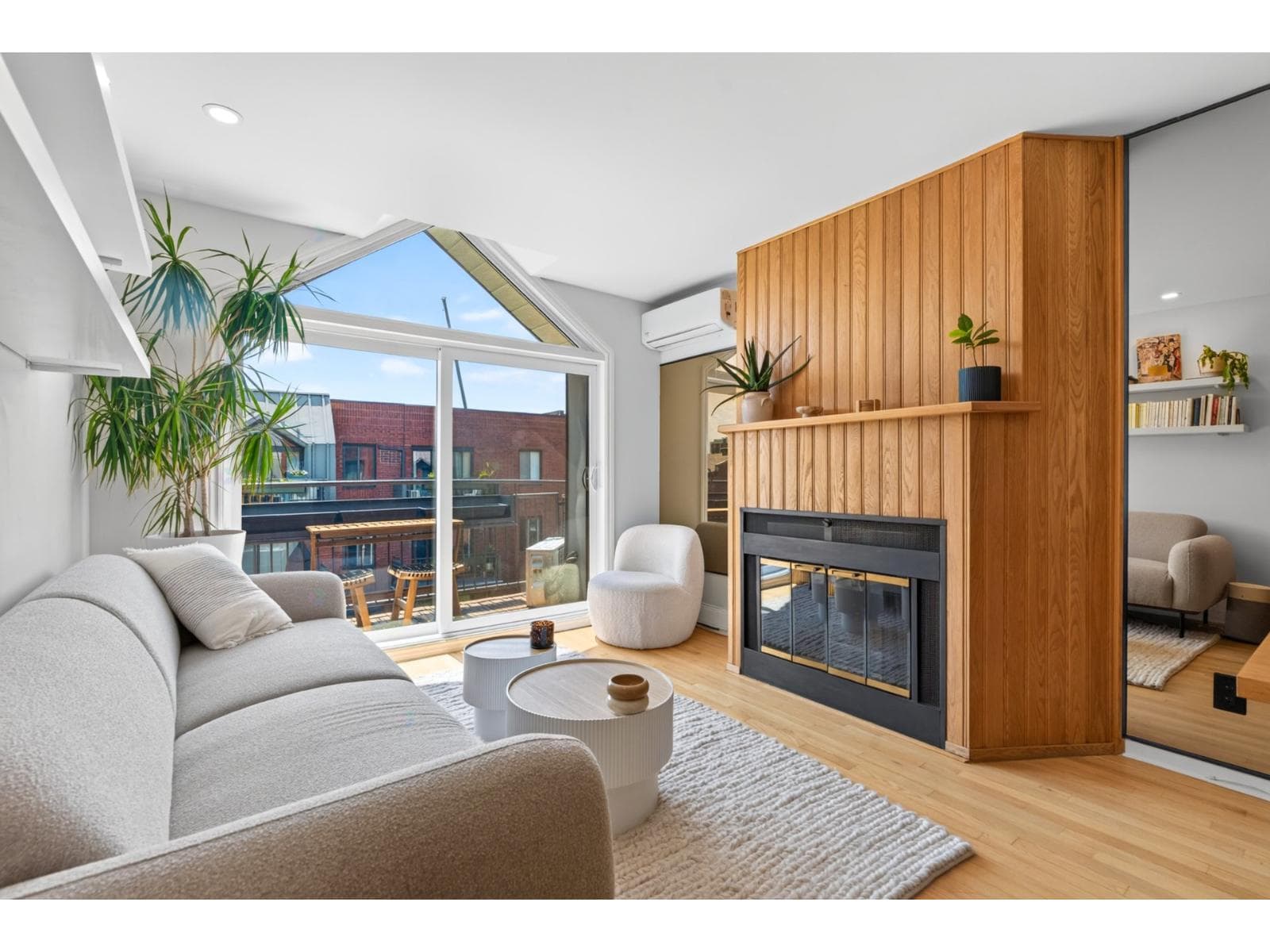 1900 Rue St-Jacques, #303, Montréal (Le Sud-Ouest), Quebec H3J2S1 - photo 1