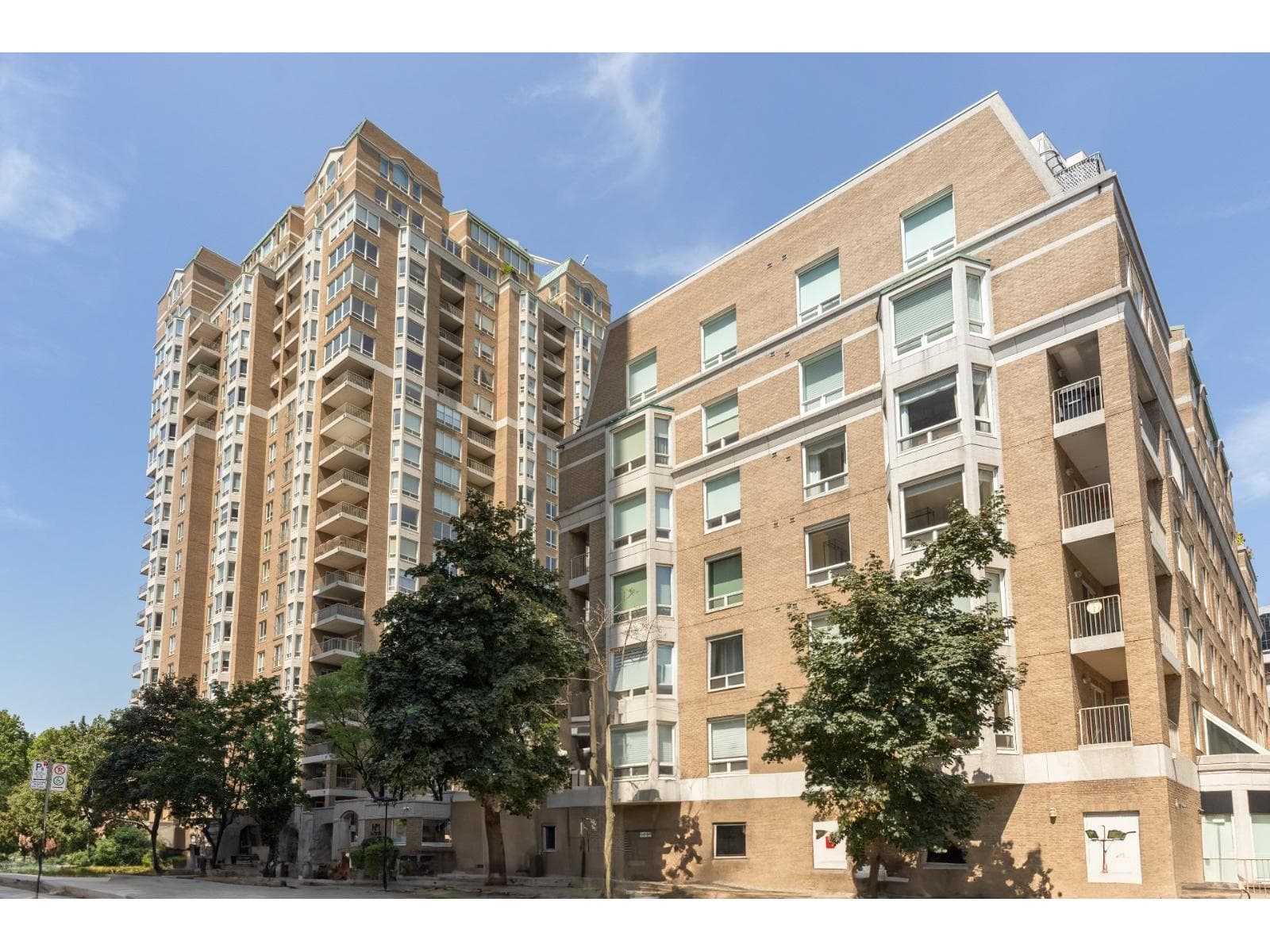 1 Av. Wood, #206, Westmount, Quebec H3Z3C5 - photo 1