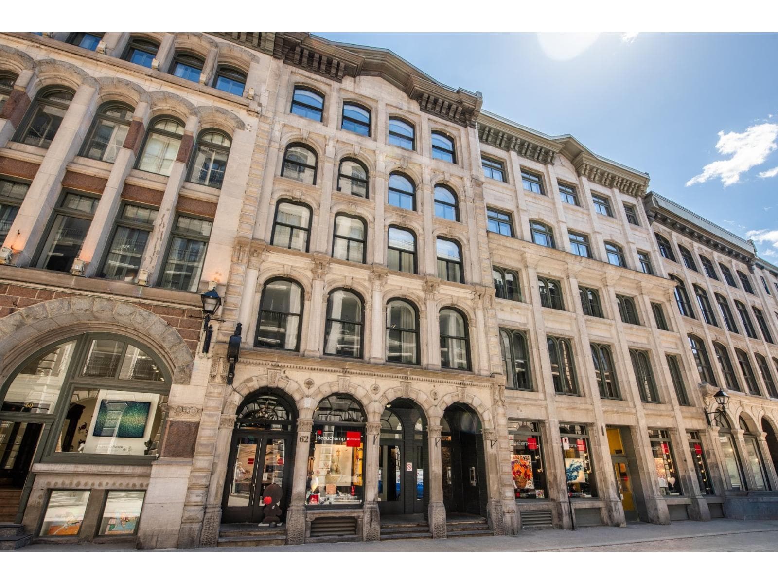 64 Rue St-Paul O., #205, Montréal (Ville-Marie), Quebec H2Y4B8 - photo 1