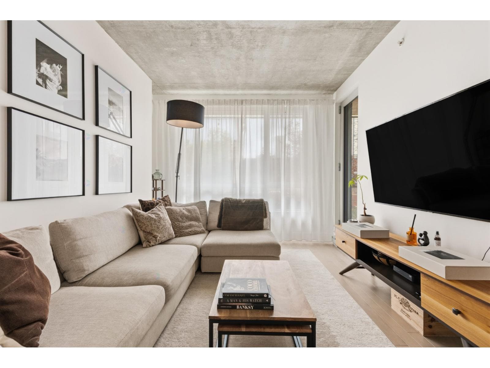 2000 Rue des Bassins, #235, Montréal (Le Sud-Ouest), Quebec H3J0B6 - photo 1