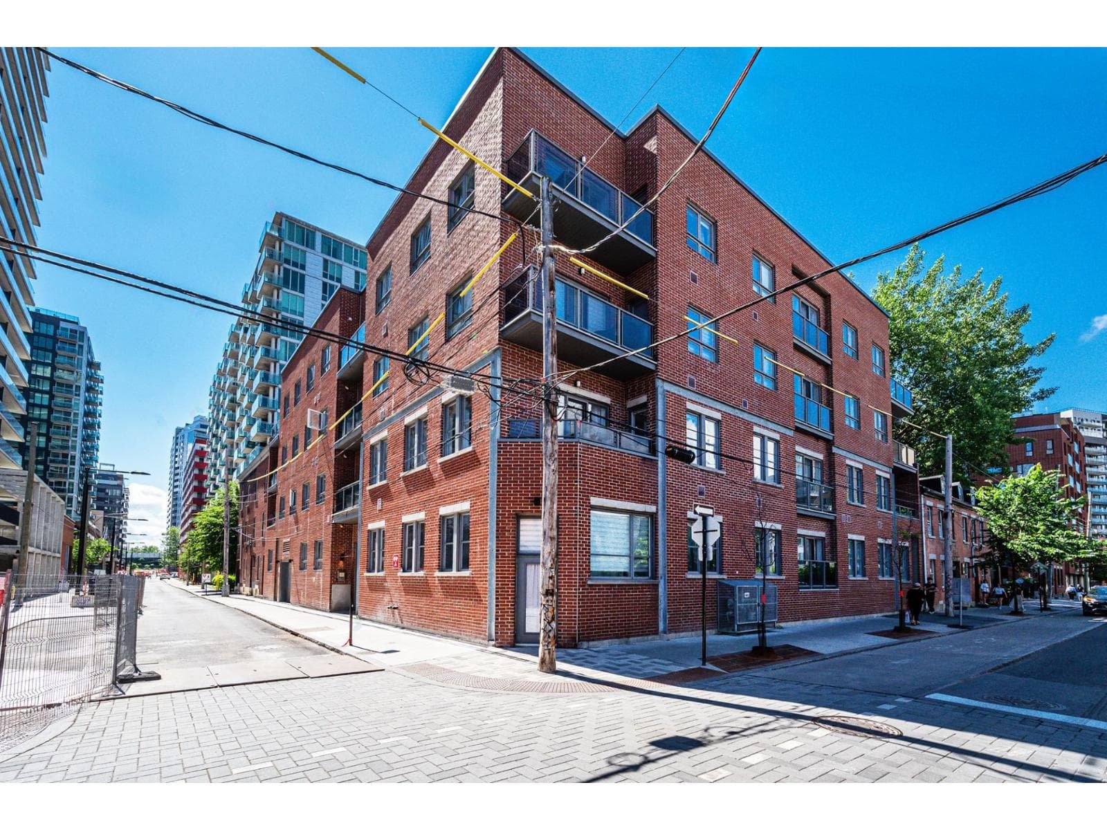 240 Rue Murray, #301, Montréal (Le Sud-Ouest), Quebec H3C2C7 - photo 1