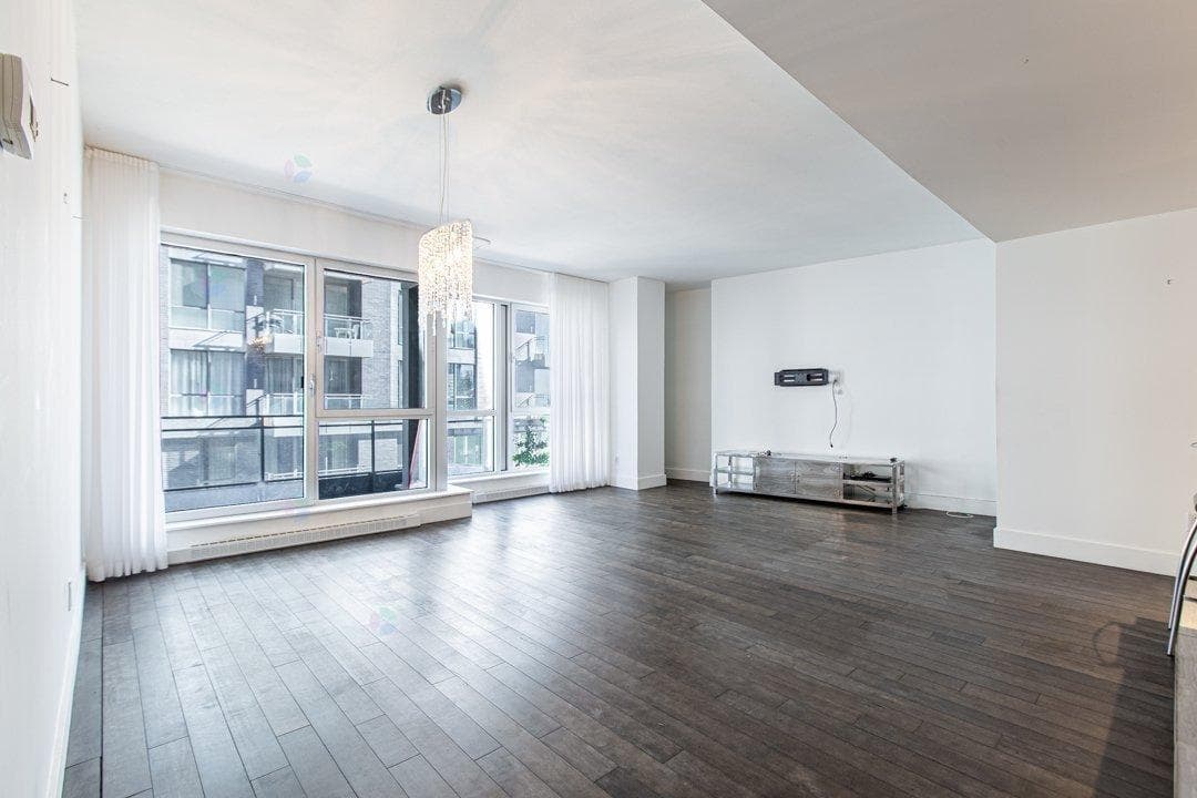 859 Rue de la Commune E., #306, Montréal (Ville-Marie), Quebec H2L0B9 - photo 1