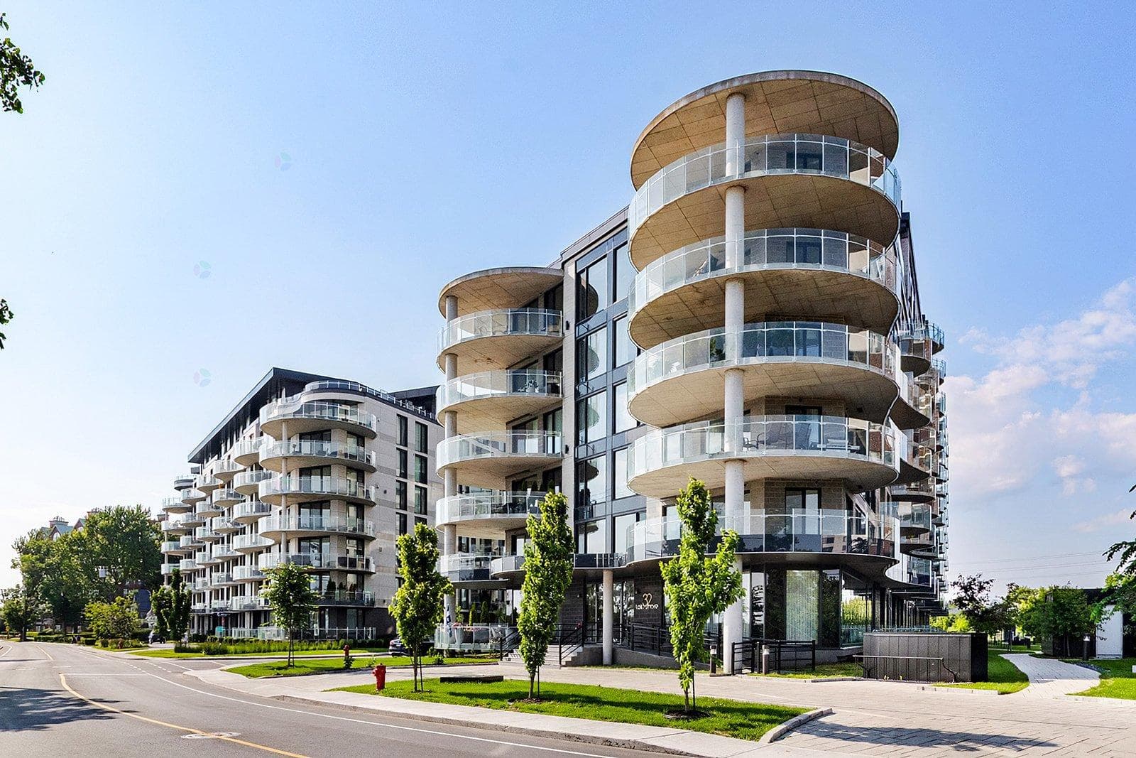 32 Ch. du Bord-du-Lac-Lakeshore, #809, Pointe-Claire, Quebec H9S0B9 - photo 1