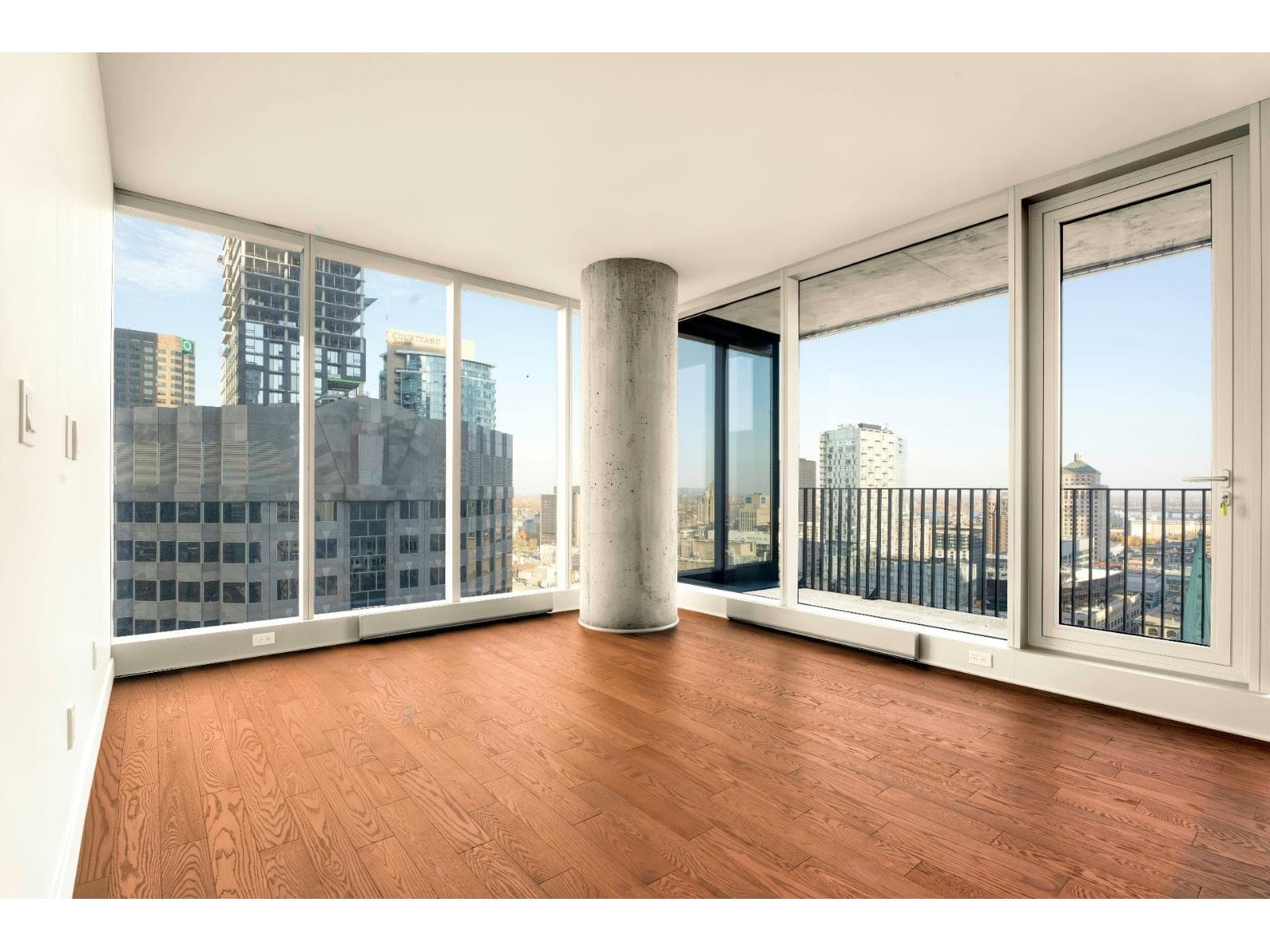 1205 Place Phillips, #2215, Montréal (Ville-Marie), Quebec H3B0H3 - photo 1