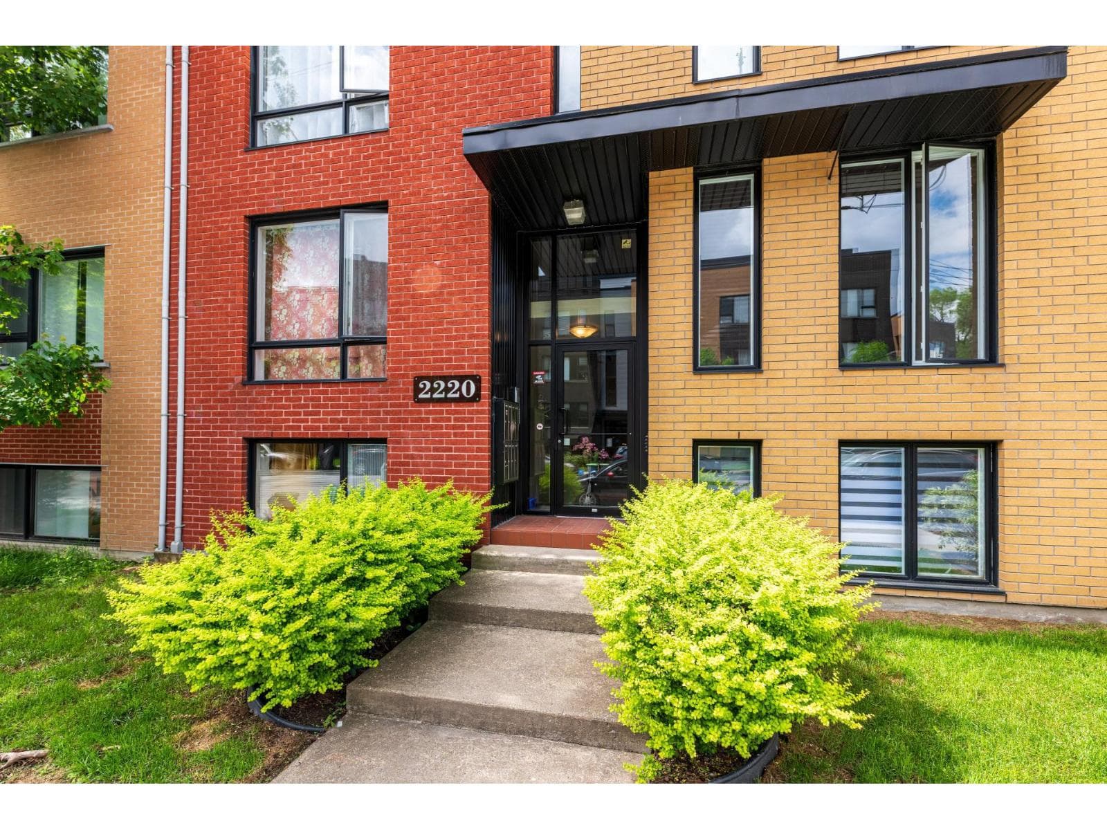 2220 Rue Lespérance, #301, Montréal (Ville-Marie), Quebec H2K2N8 - photo 1