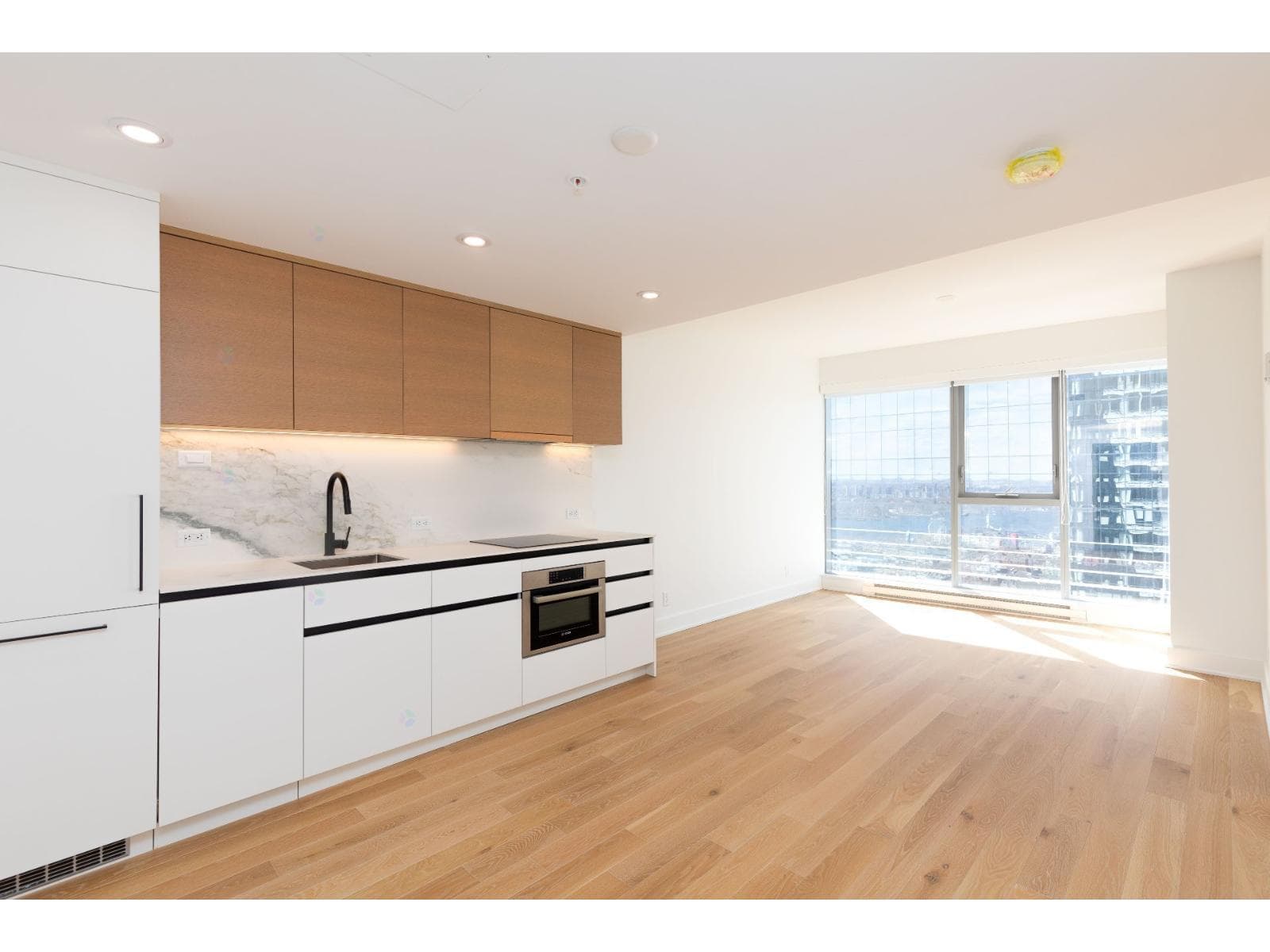 720 Rue St-Jacques, #4208, Montréal (Ville-Marie), Quebec H3C1A1 - photo 1