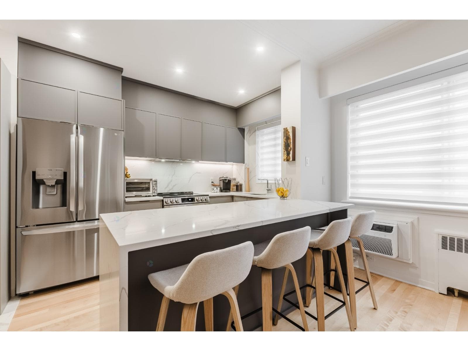 3460 Rue Simpson, #707, Montréal (Ville-Marie), Quebec H3G2J4 - photo 1