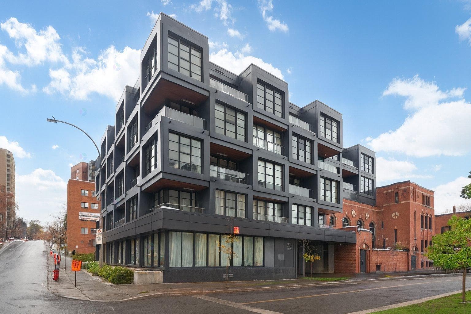 1115 Rue du Square-Amherst, #110, Montréal (Ville-Marie), Quebec H2L1N1 - photo 1