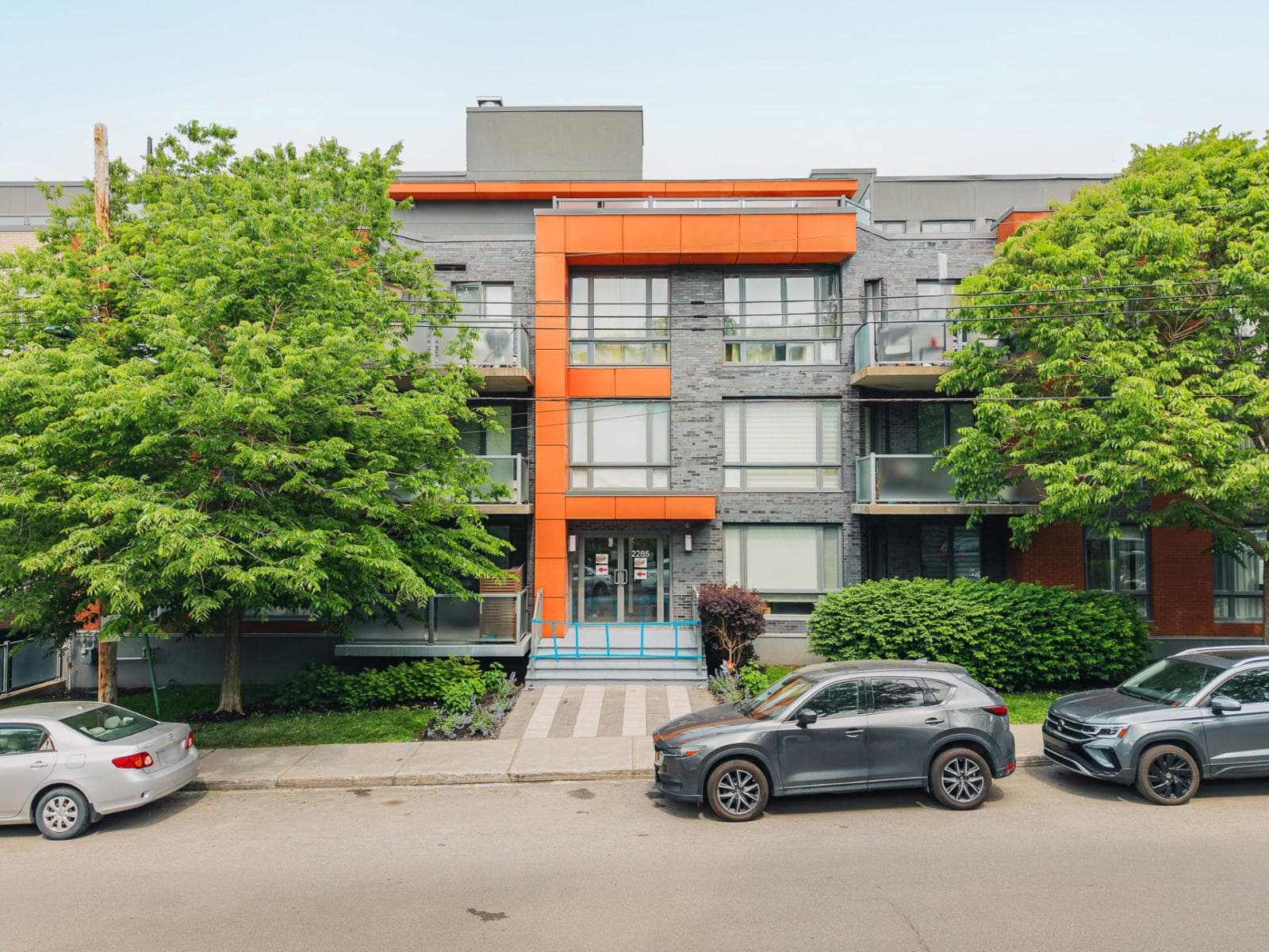 2285 Av. Ekers, #112, Mont-Royal, Quebec H3S1C6 - photo 1
