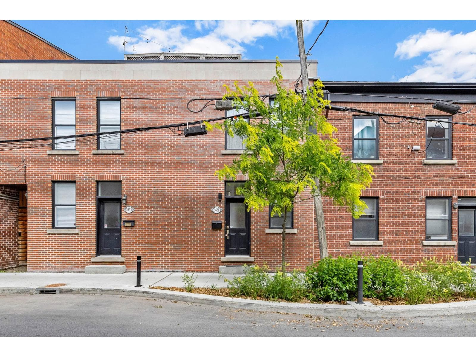 3631 Rue Ste-Émilie, Montréal (Le Sud-Ouest), Quebec H4C1Z5 - photo 1