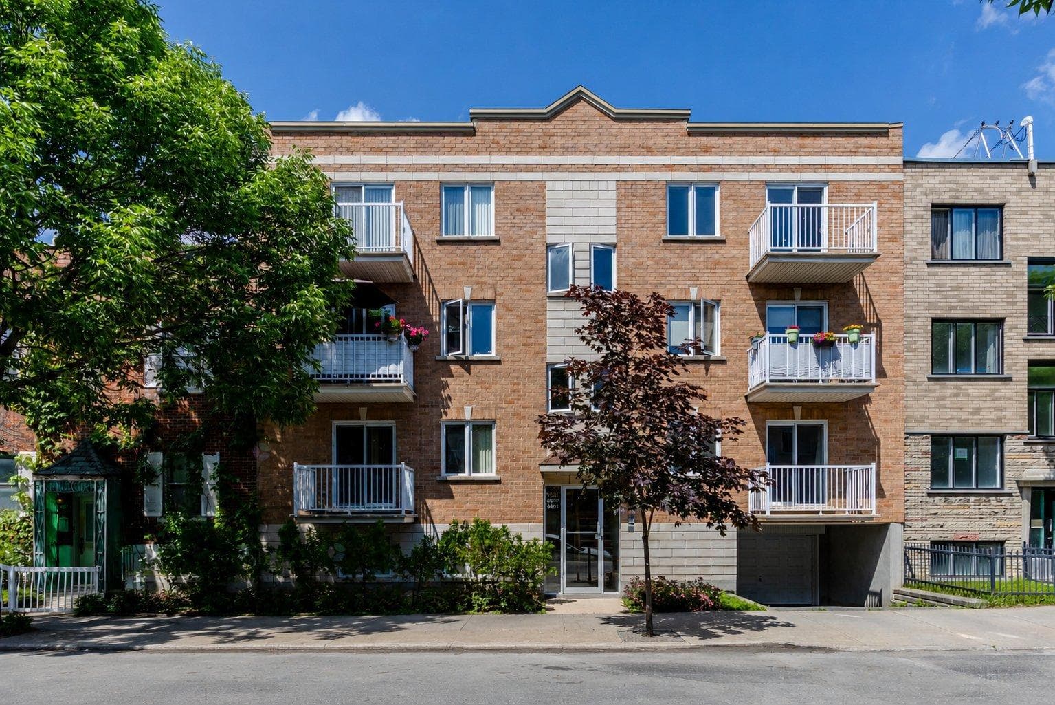 7001 Av. Stuart, Montréal (Villeray/Saint-Michel/Parc-Extension), Quebec H3N2P9 - photo 1