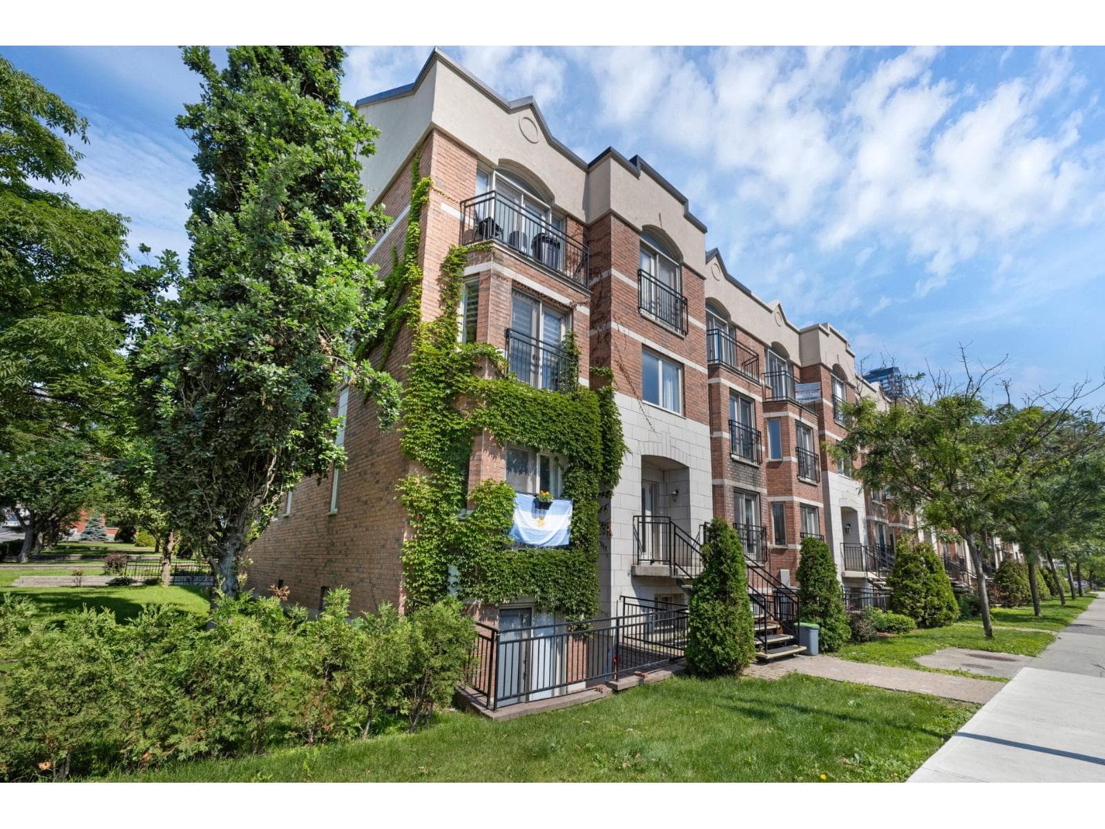 1535 Rue St-Jacques, #3, Montréal (Ville-Marie), Quebec H3C6L7 - photo 1
