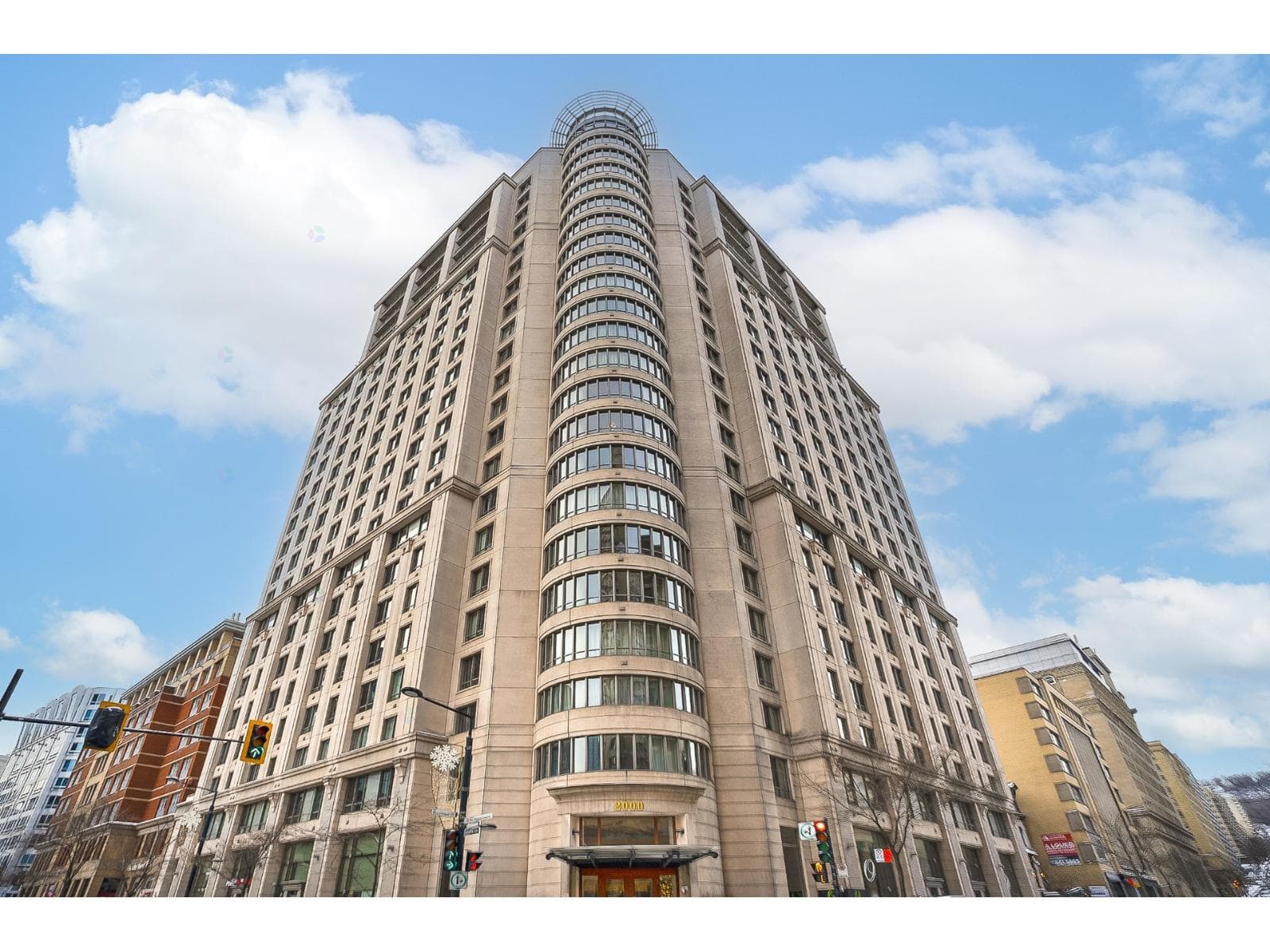 2000 Rue Drummond, #1502, Montréal (Ville-Marie), Quebec H3G2X1 - photo 1
