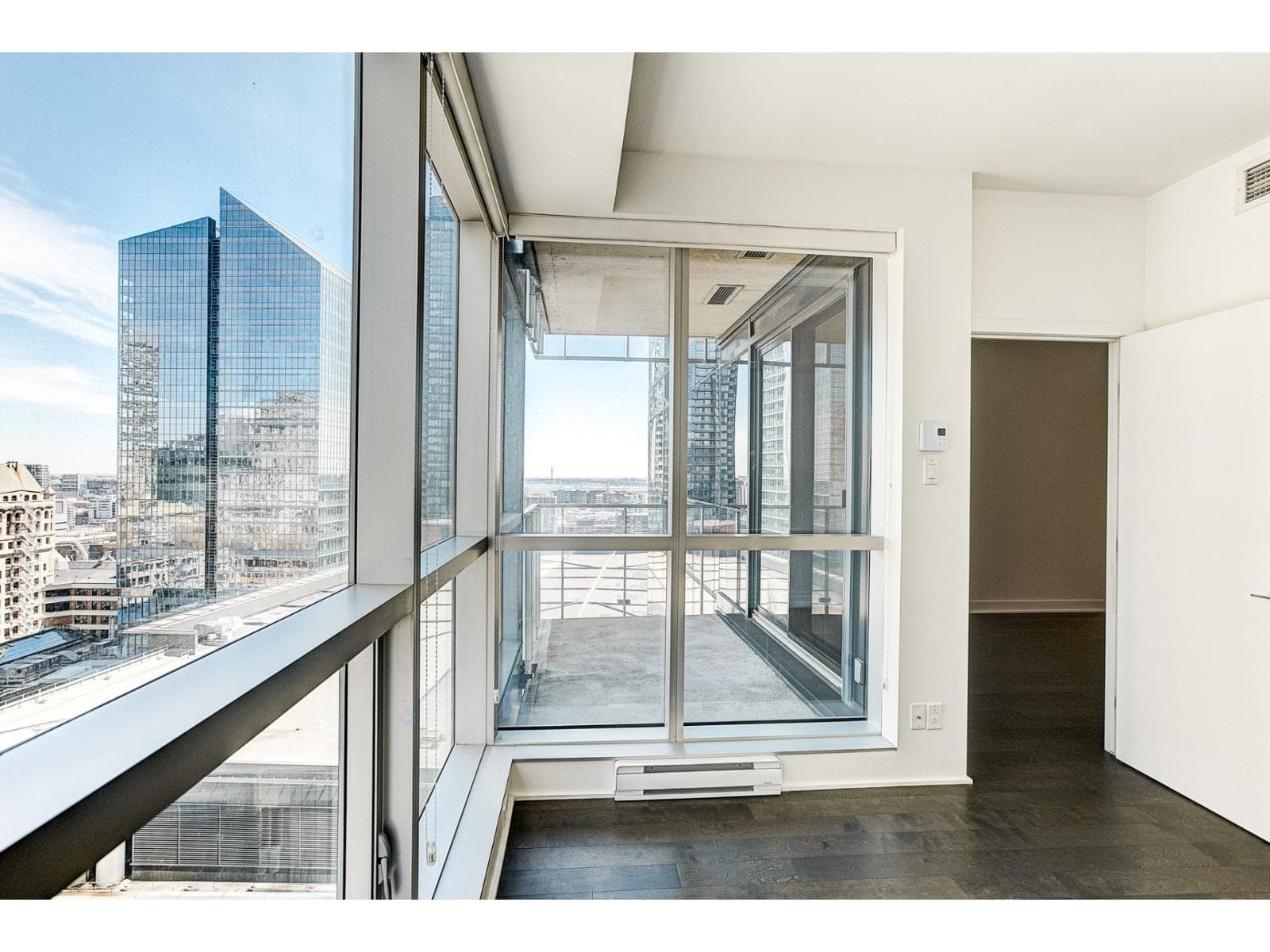 1050 Rue Drummond, #1410, Montréal (Ville-Marie), Quebec H3B0G3 - photo 1