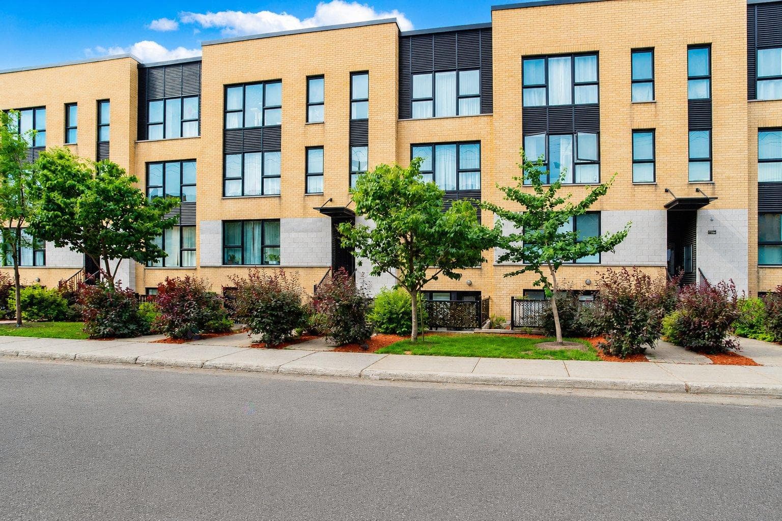 7704 18e Avenue, Montréal (Villeray/Saint-Michel/Parc-Extension), Quebec H2A2N6 - photo 1