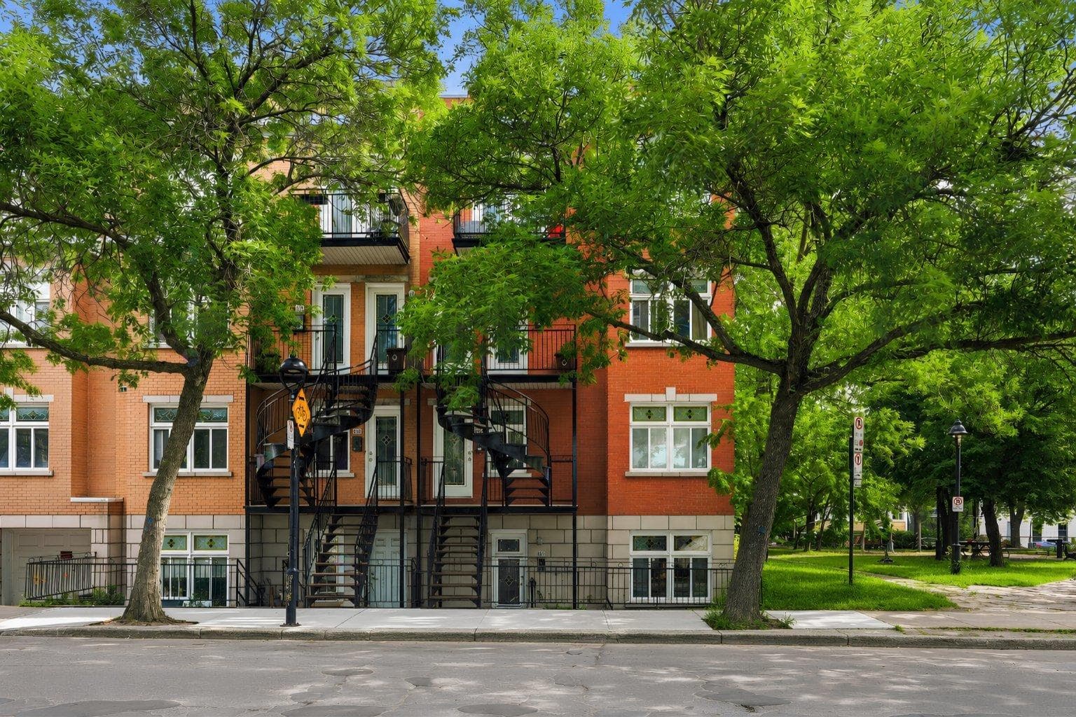 4753 Av. Henri-Julien, Montréal (Le Plateau-Mont-Royal), Quebec H2T2C9 - photo 1