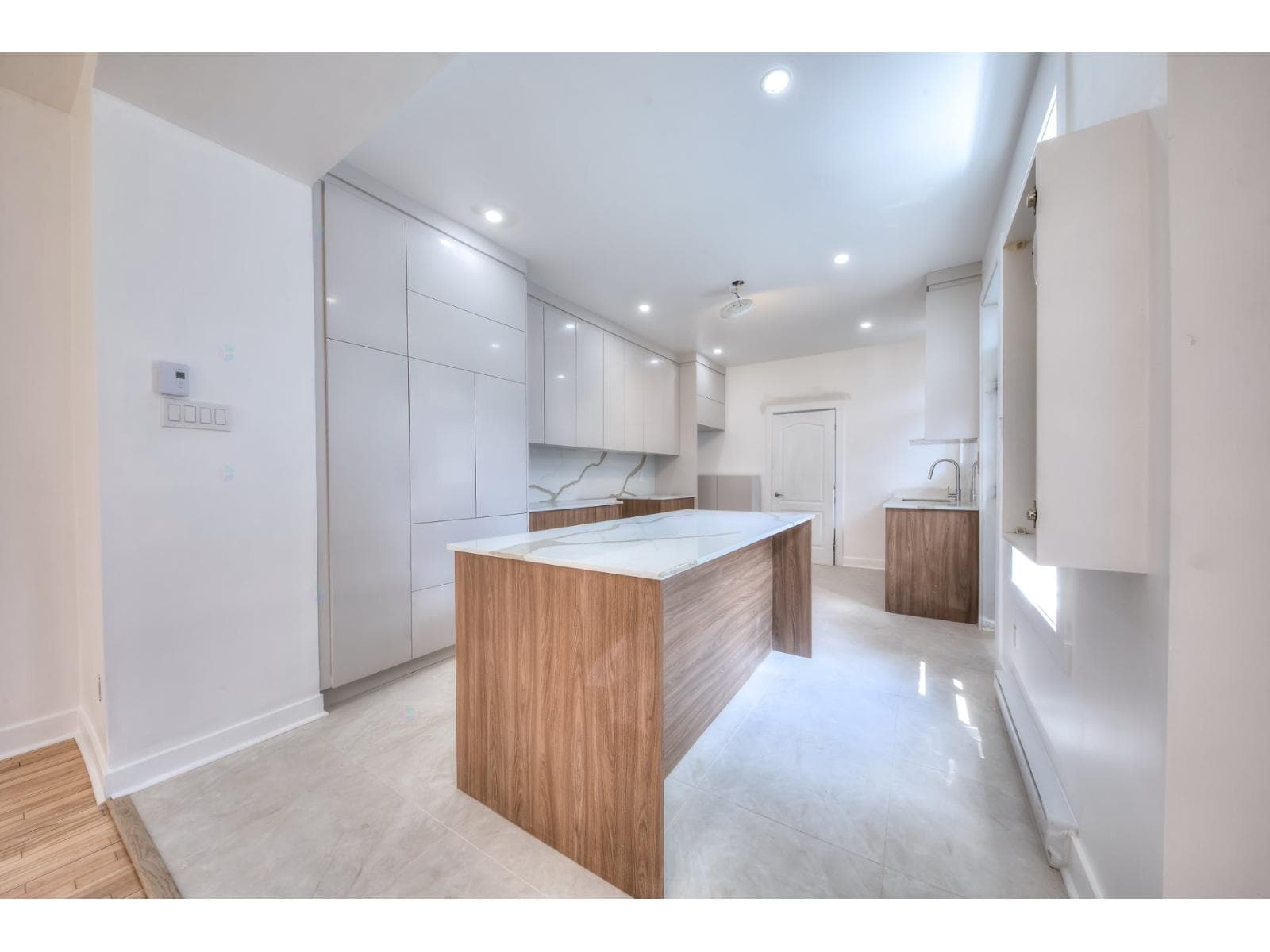 6261 Av. Christophe-Colomb, Montréal (Rosemont/La Petite-Patrie), Quebec H2S2G5 - photo 1