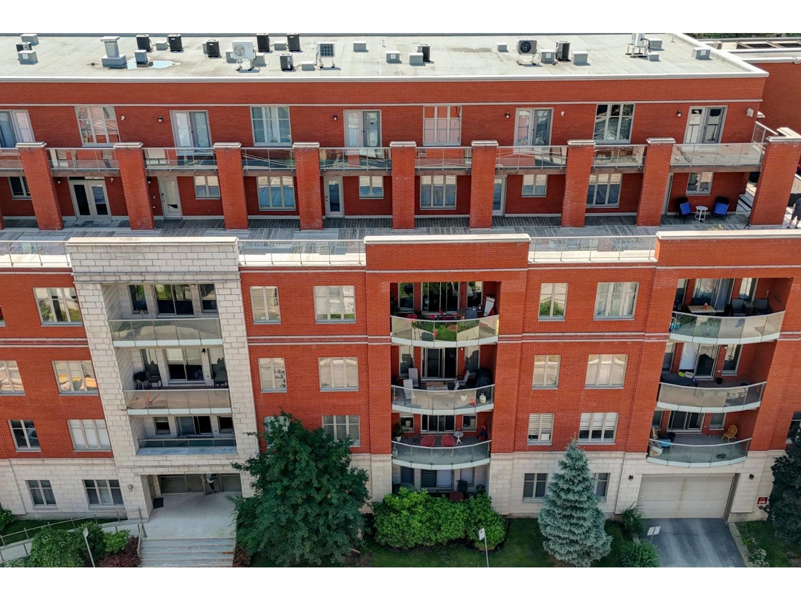 150 Ch. Bates, #207, Mont-Royal, Quebec H3S1A3 - photo 1