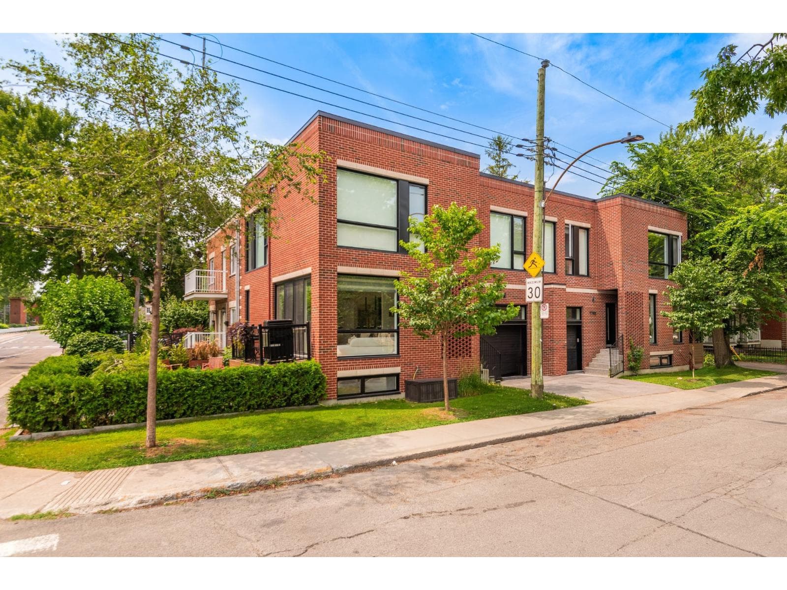 7700Z Av. des Érables, Montréal (Villeray/Saint-Michel/Parc-Extension), Quebec H2E2R9 - photo 1