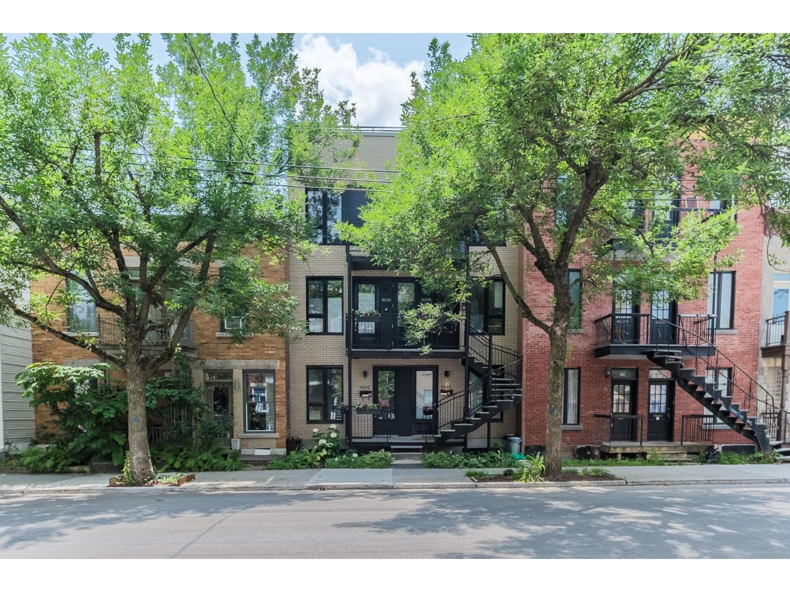 4692 Rue De La Roche, Montréal (Le Plateau-Mont-Royal), Quebec H2J3J6 - photo 1