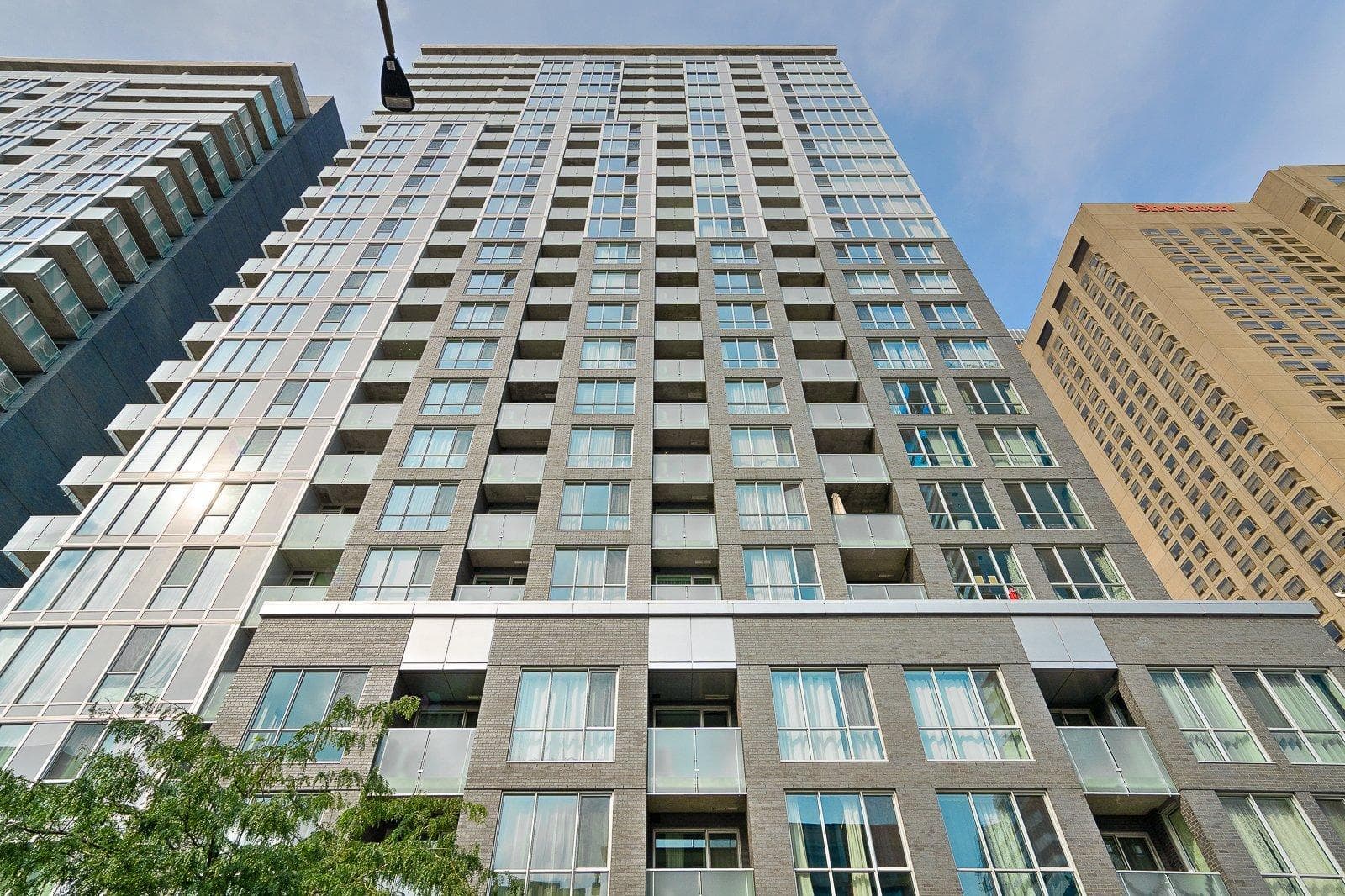 1211 Rue Drummond, #410, Montréal (Ville-Marie), Quebec H3G0E6 - photo 1