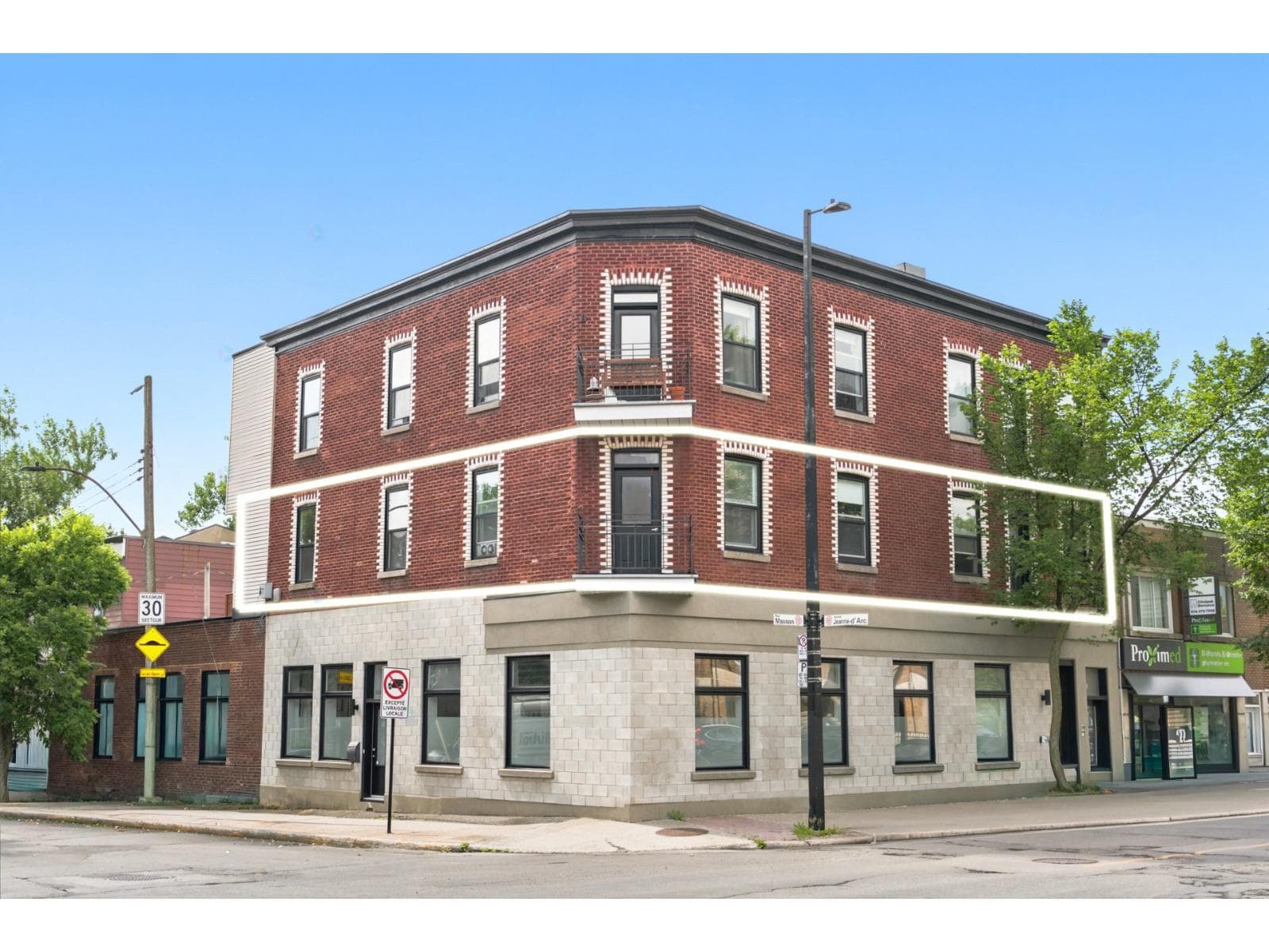 4000 Rue Masson, #201, Montréal (Rosemont/La Petite-Patrie), Quebec H1X1T5 - photo 1