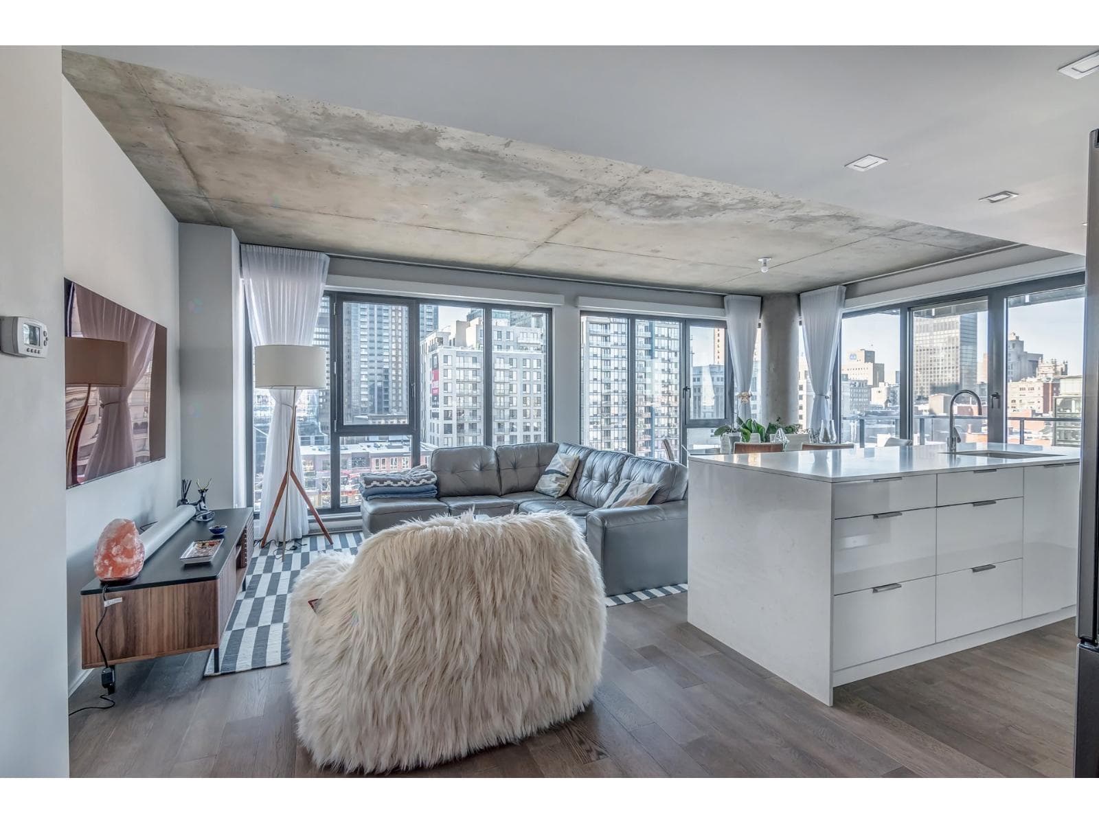 700 Rue St-Paul O., #1212, Montréal (Ville-Marie), Quebec H3C0X2 - photo 1