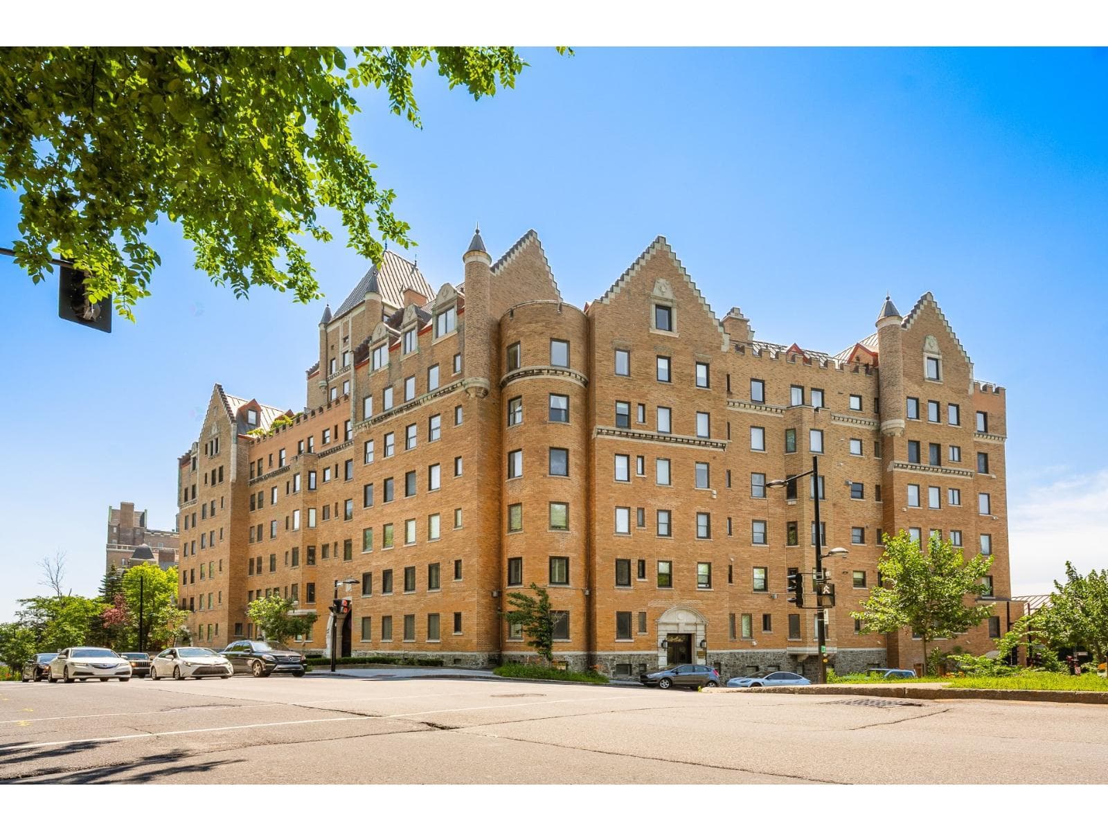 3982 Ch. de la Côte-des-Neiges, #A54, Montréal (Ville-Marie), Quebec H3H1W2 - photo 1
