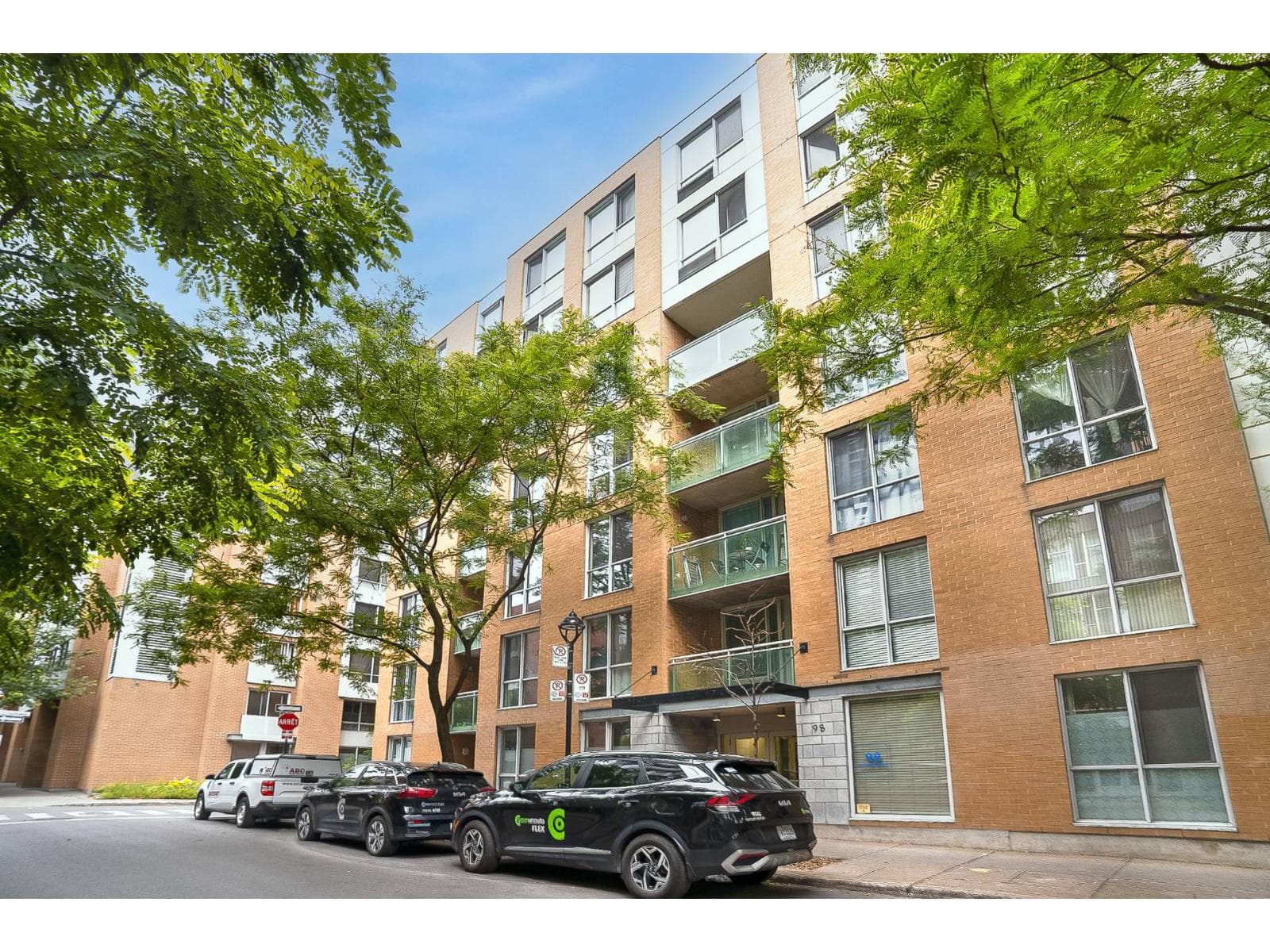 98 Rue Charlotte, #354, Montréal (Ville-Marie), Quebec H2X3V2 - photo 1