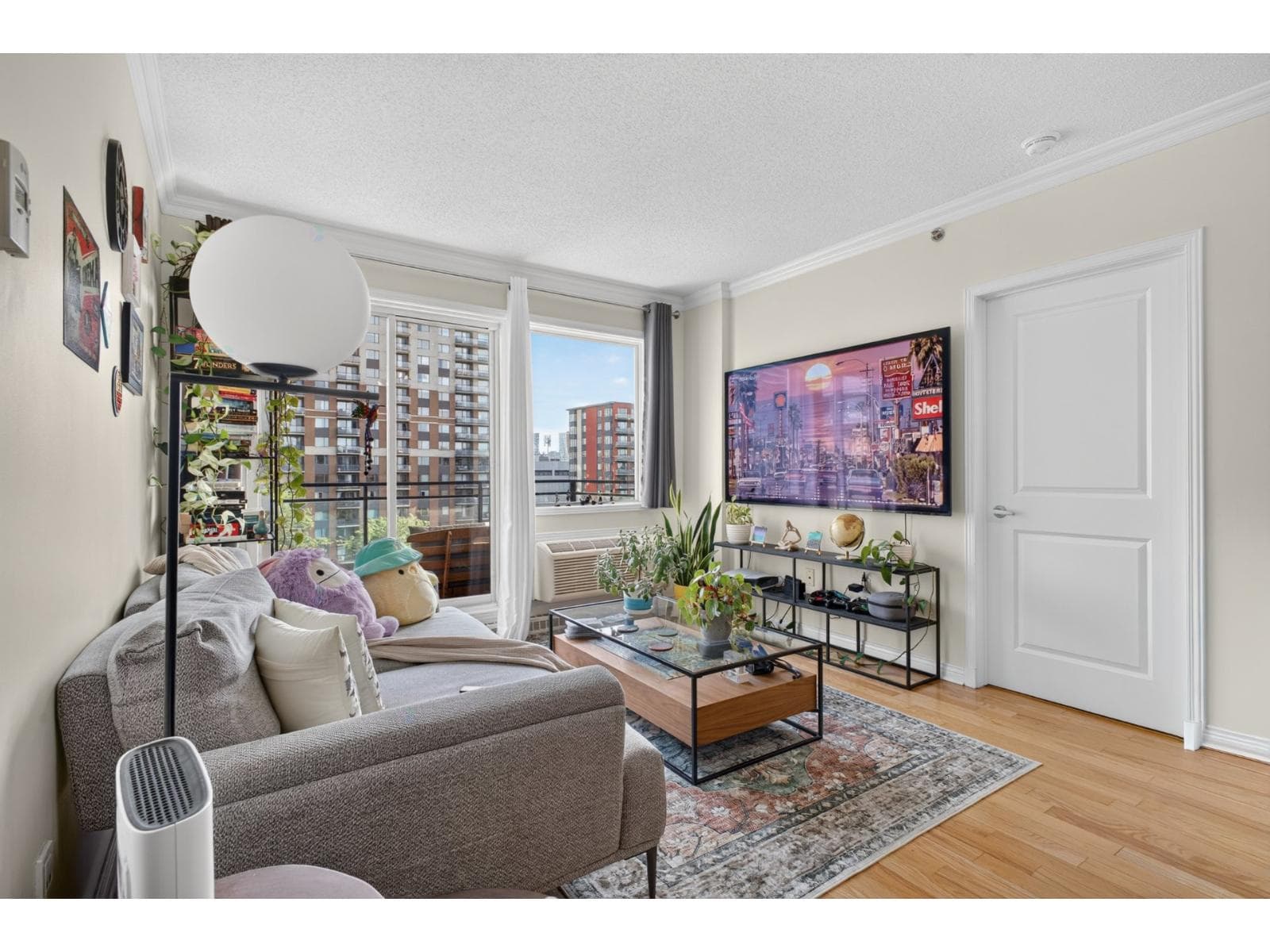 651 Rue de la Montagne, #803, Montréal (Ville-Marie), Quebec H3C0G2 - photo 1