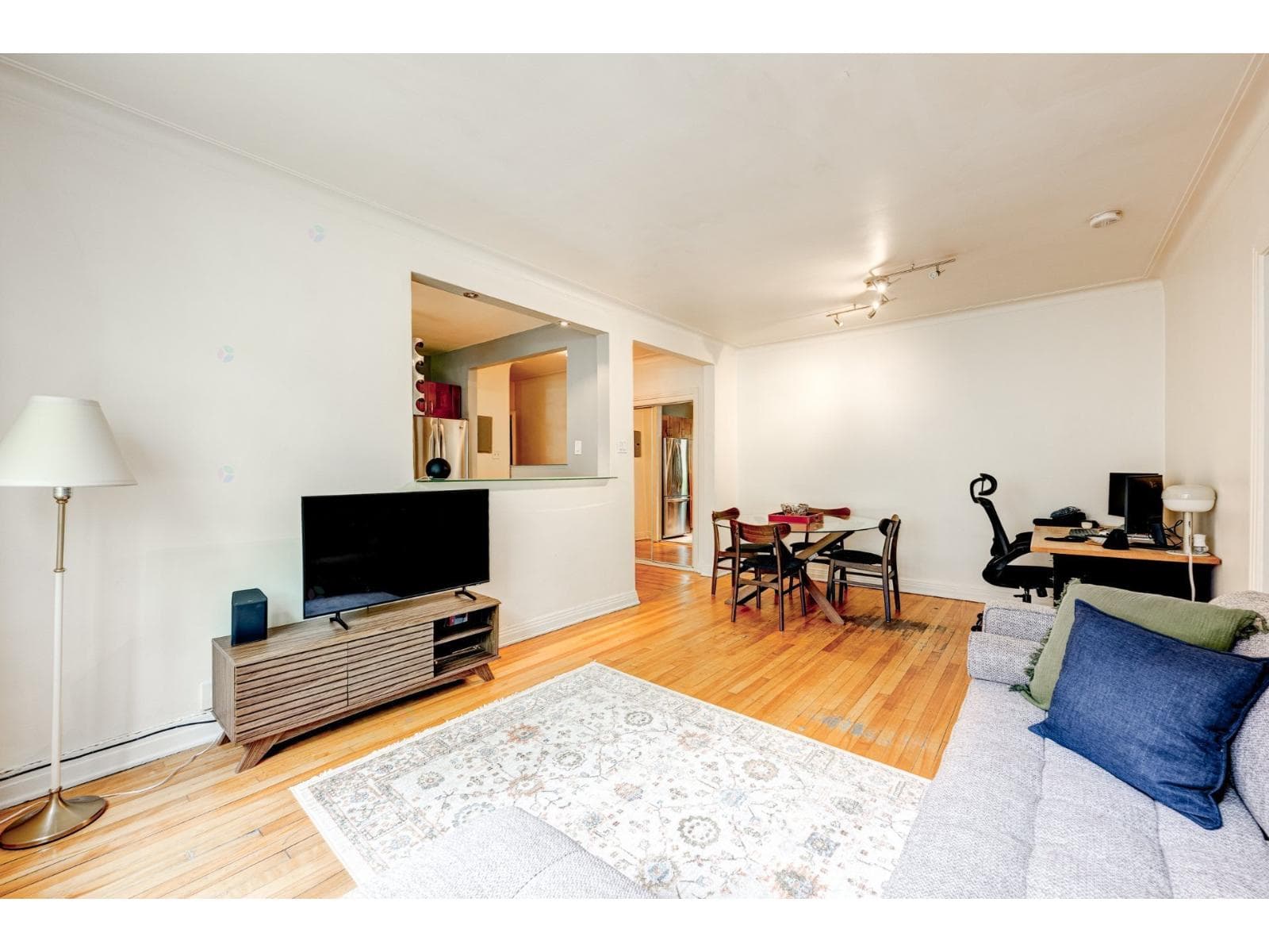 3475 Av. Ridgewood, #201, Montréal (Côte-des-Neiges/Notre-Dame-de-Grâce), Quebec H3V1B4 - photo 1