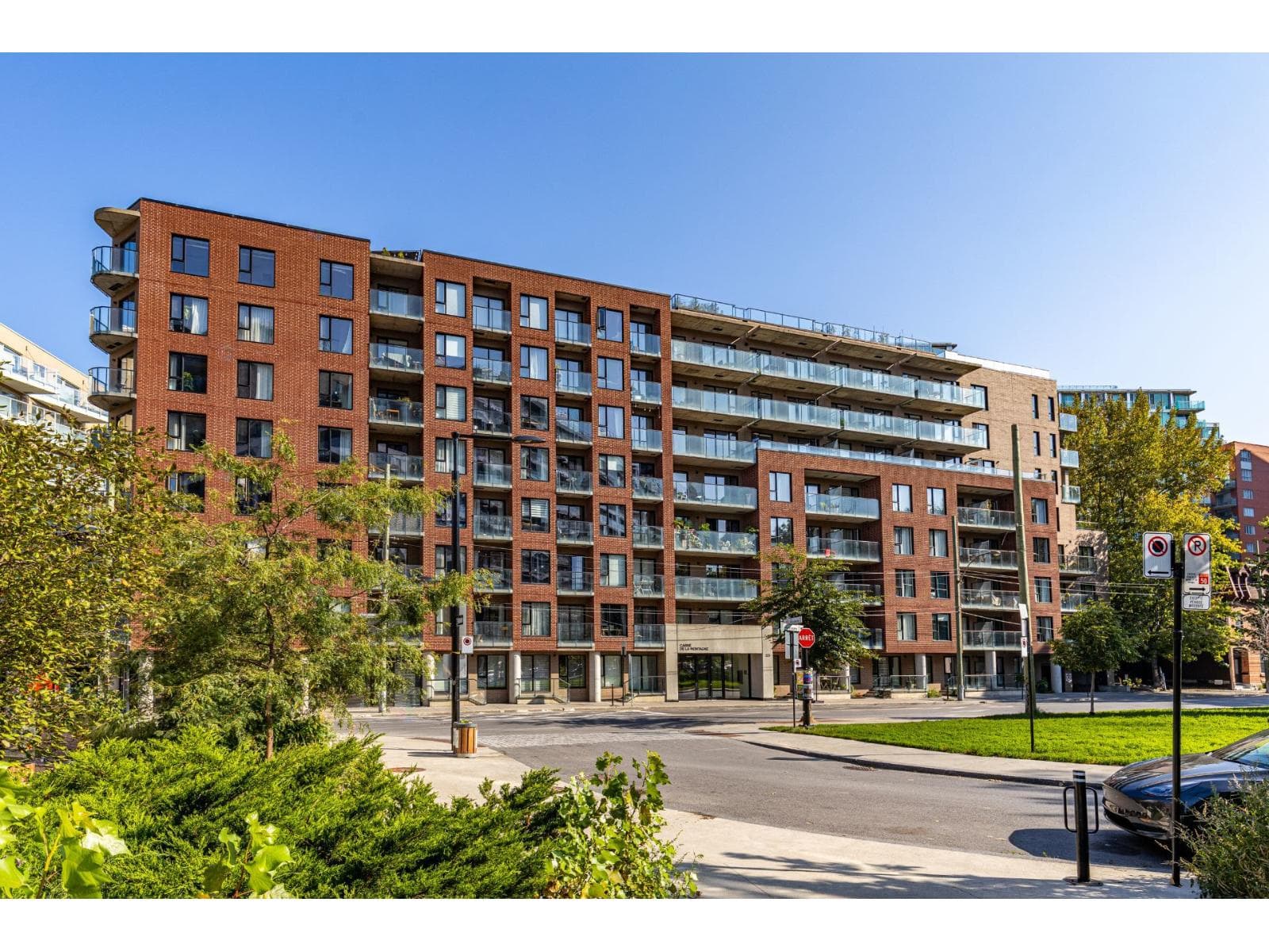 225 Rue de la Montagne, #113, Montréal (Le Sud-Ouest), Quebec H3C2A6 - photo 1