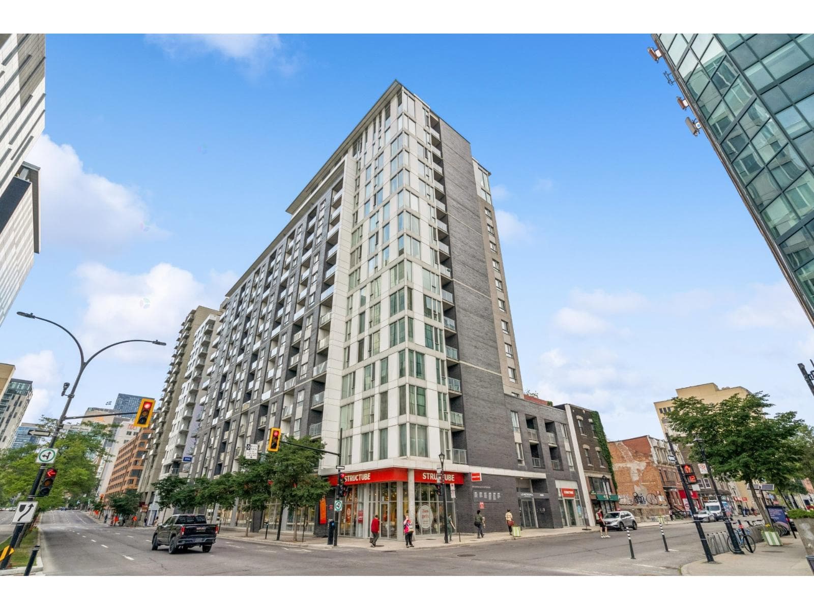 1150 Rue St-Denis, #404, Montréal (Ville-Marie), Quebec H2X0B3 - photo 1