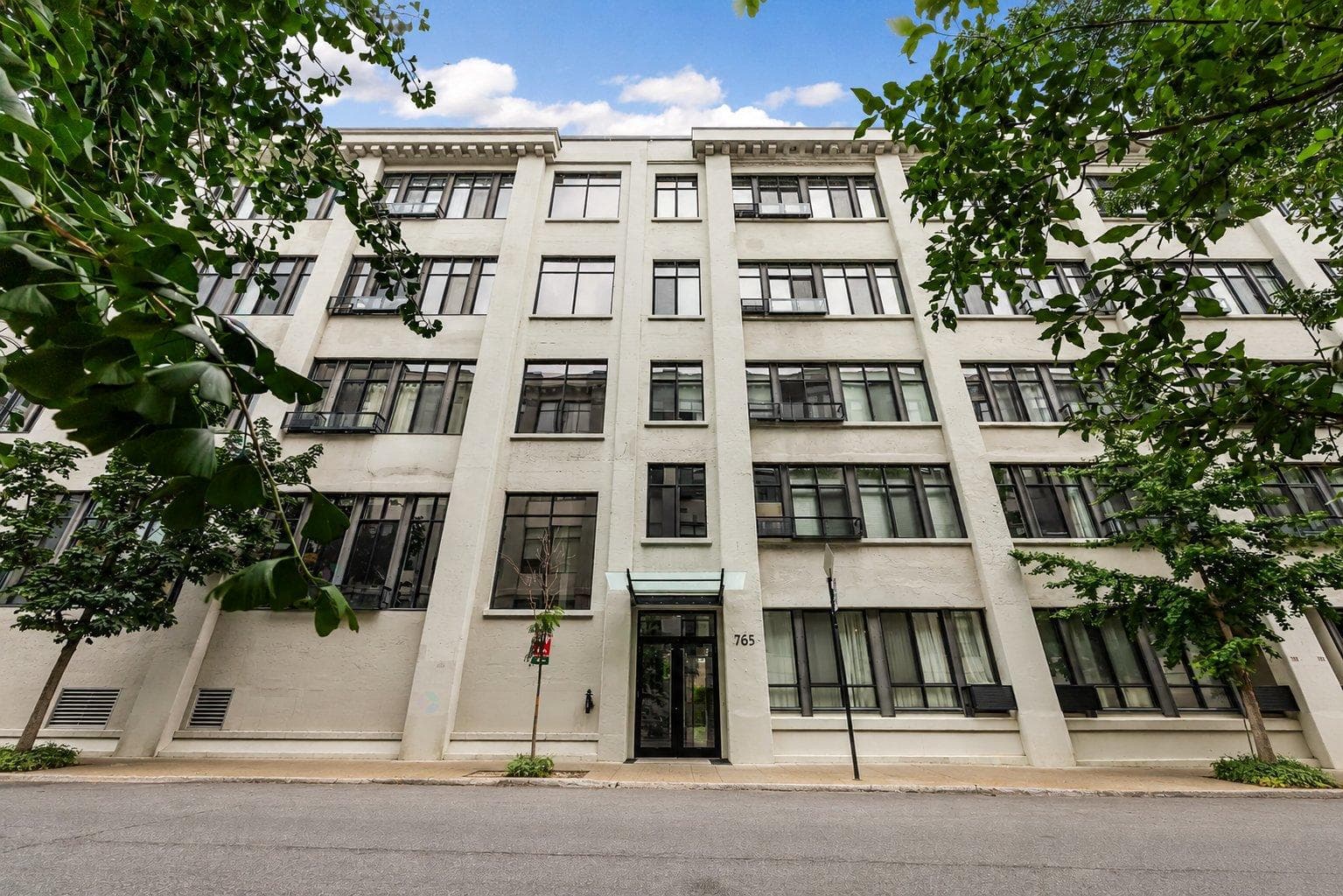 765 Rue Bourget, #430, Montréal (Le Sud-Ouest), Quebec H4C0A5 - photo 1