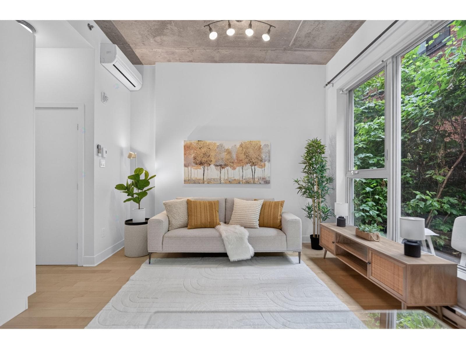 5200 Av. Gatineau, #B104, Montréal (Côte-des-Neiges/Notre-Dame-de-Grâce), Quebec H3T1W9