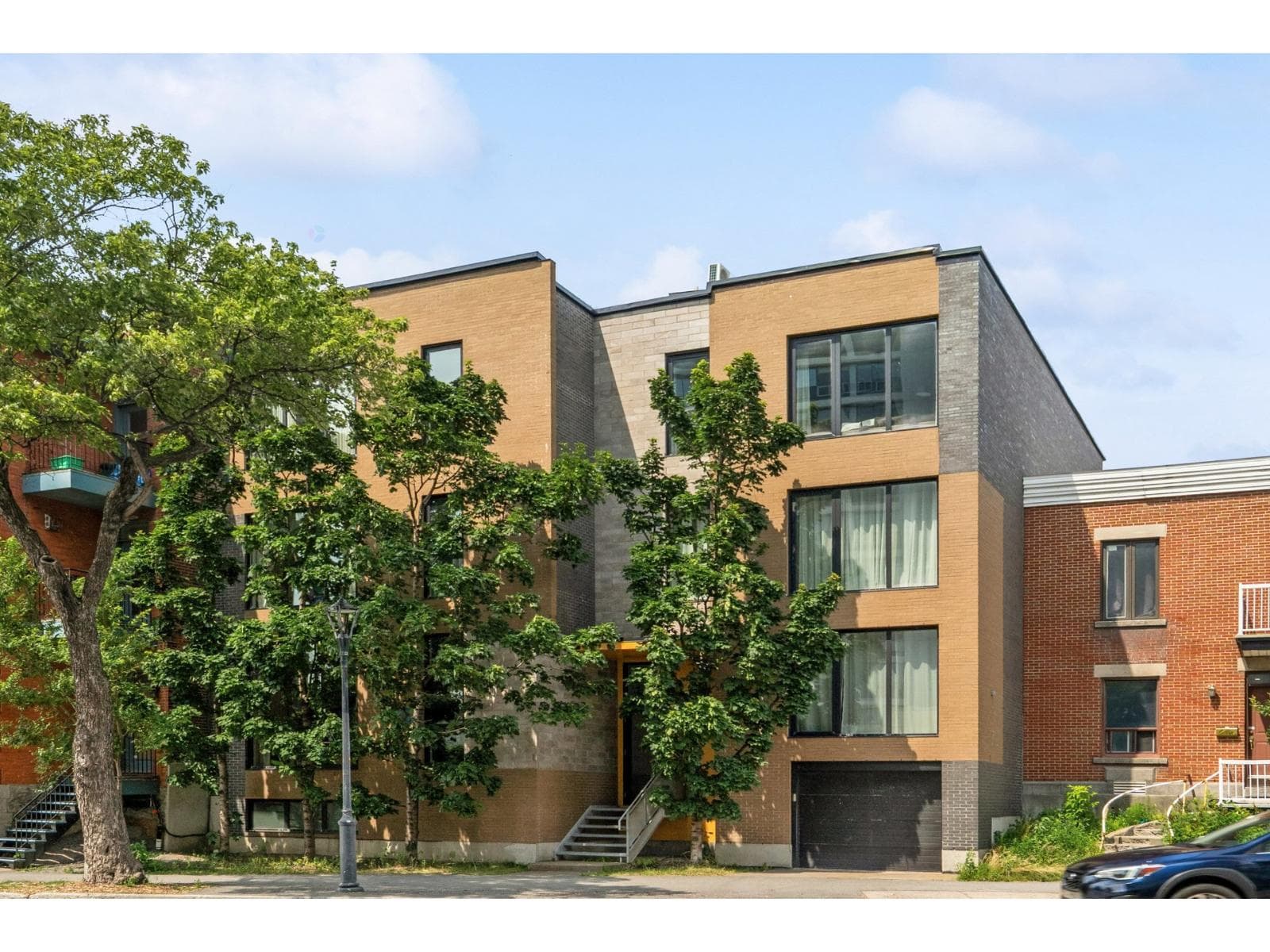 2121 Rue Sherbrooke E., #302, Montréal (Le Plateau-Mont-Royal), Quebec H2K1C2