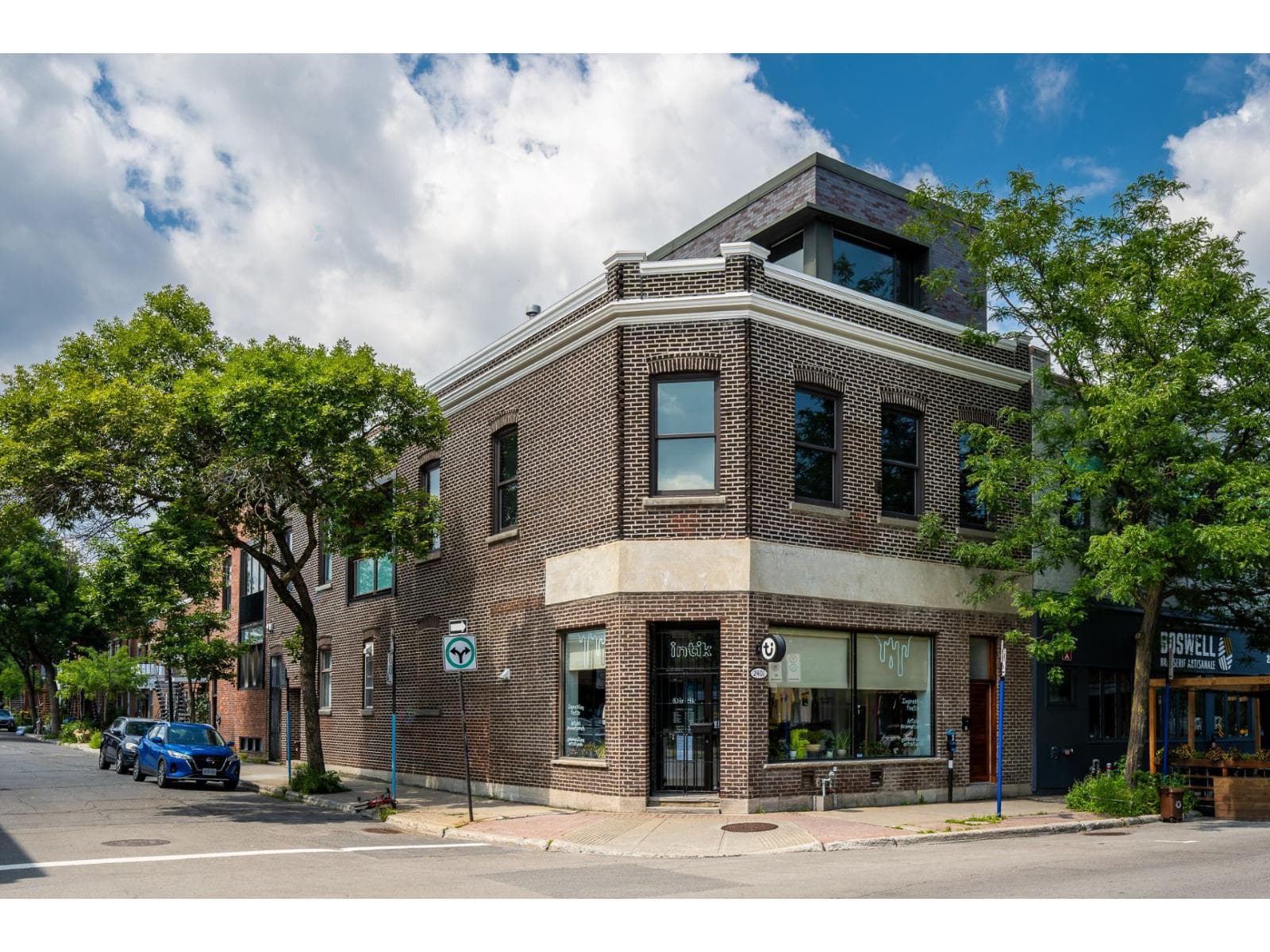 2403 Av. du Mont-Royal E., Montréal (Le Plateau-Mont-Royal), Quebec H2H1L2