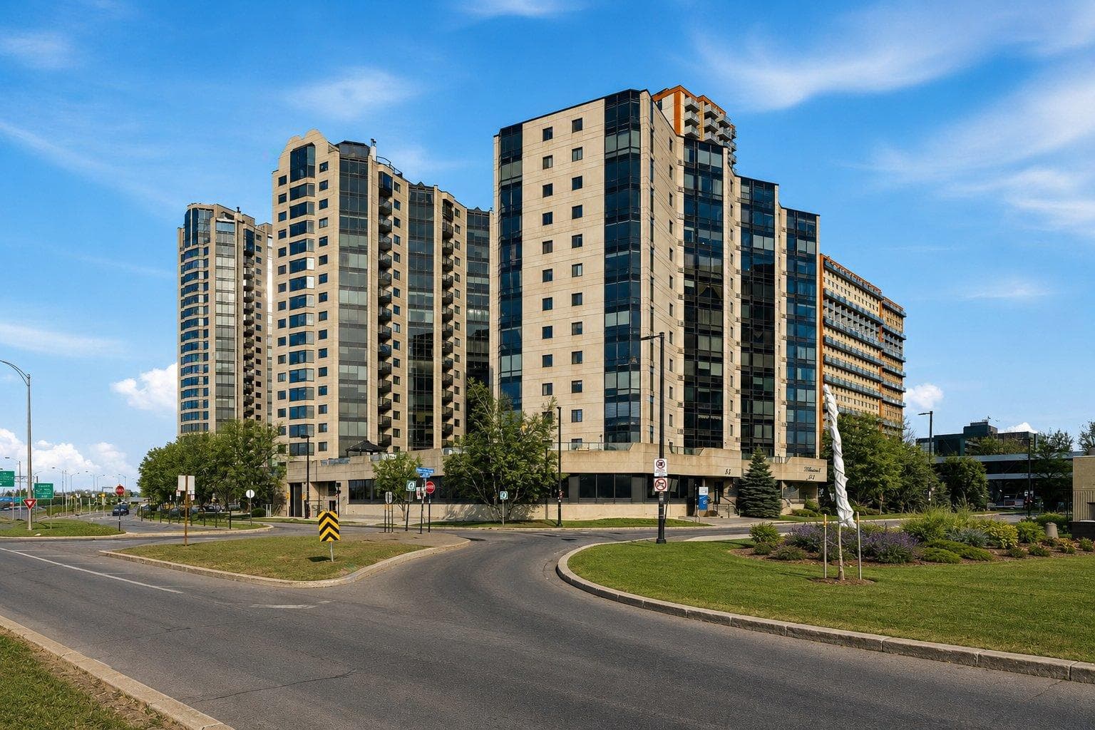 51 Place Charles-Le Moyne, #PH202, Longueuil (Le Vieux-Longueuil), Quebec J4K5G6